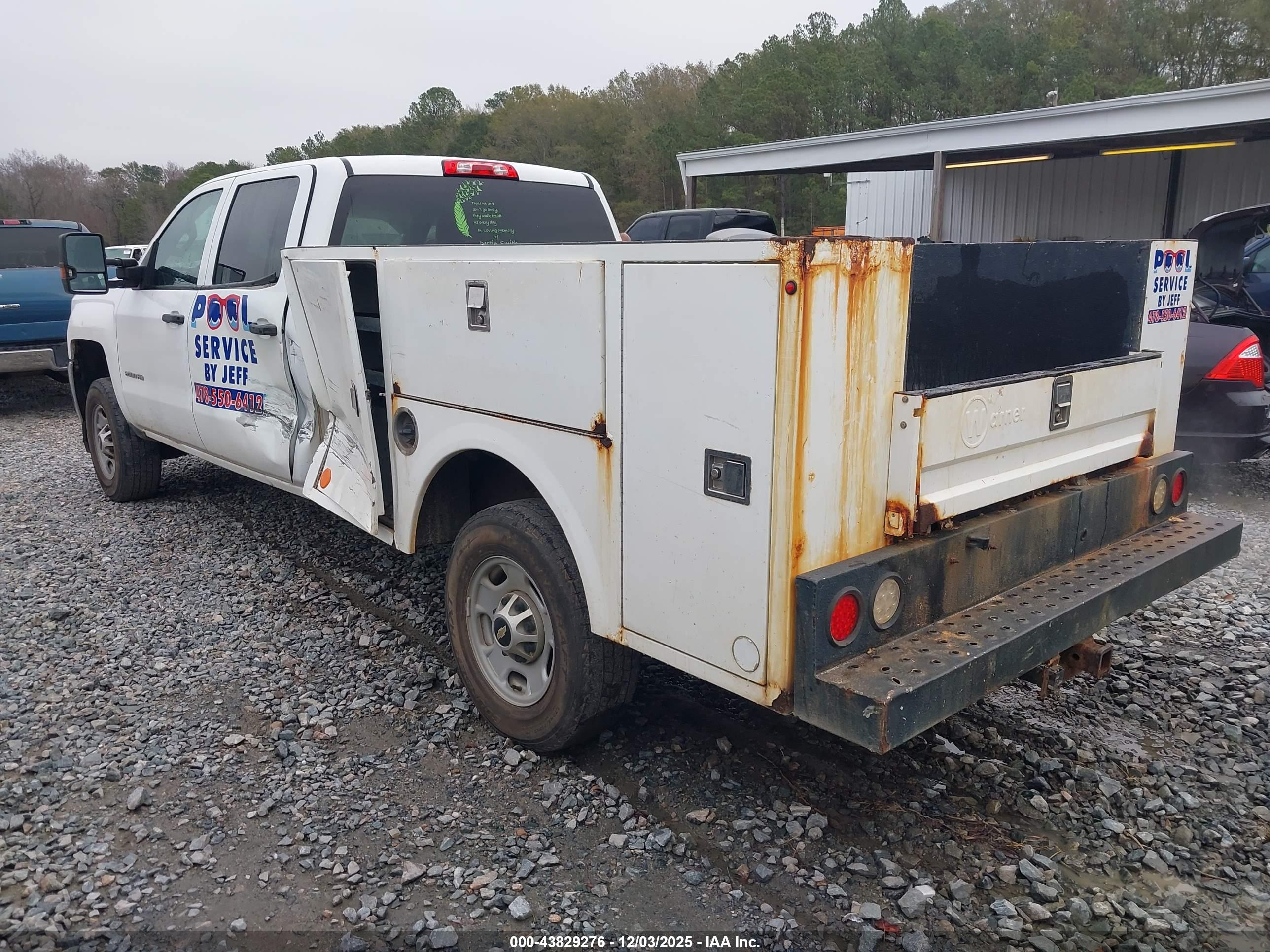 CHEVROLET SILVERADO image 3