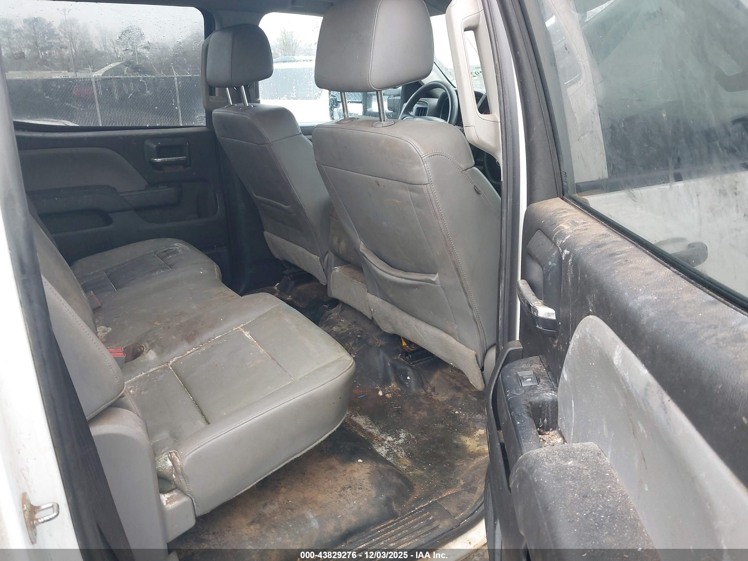 CHEVROLET SILVERADO image 8