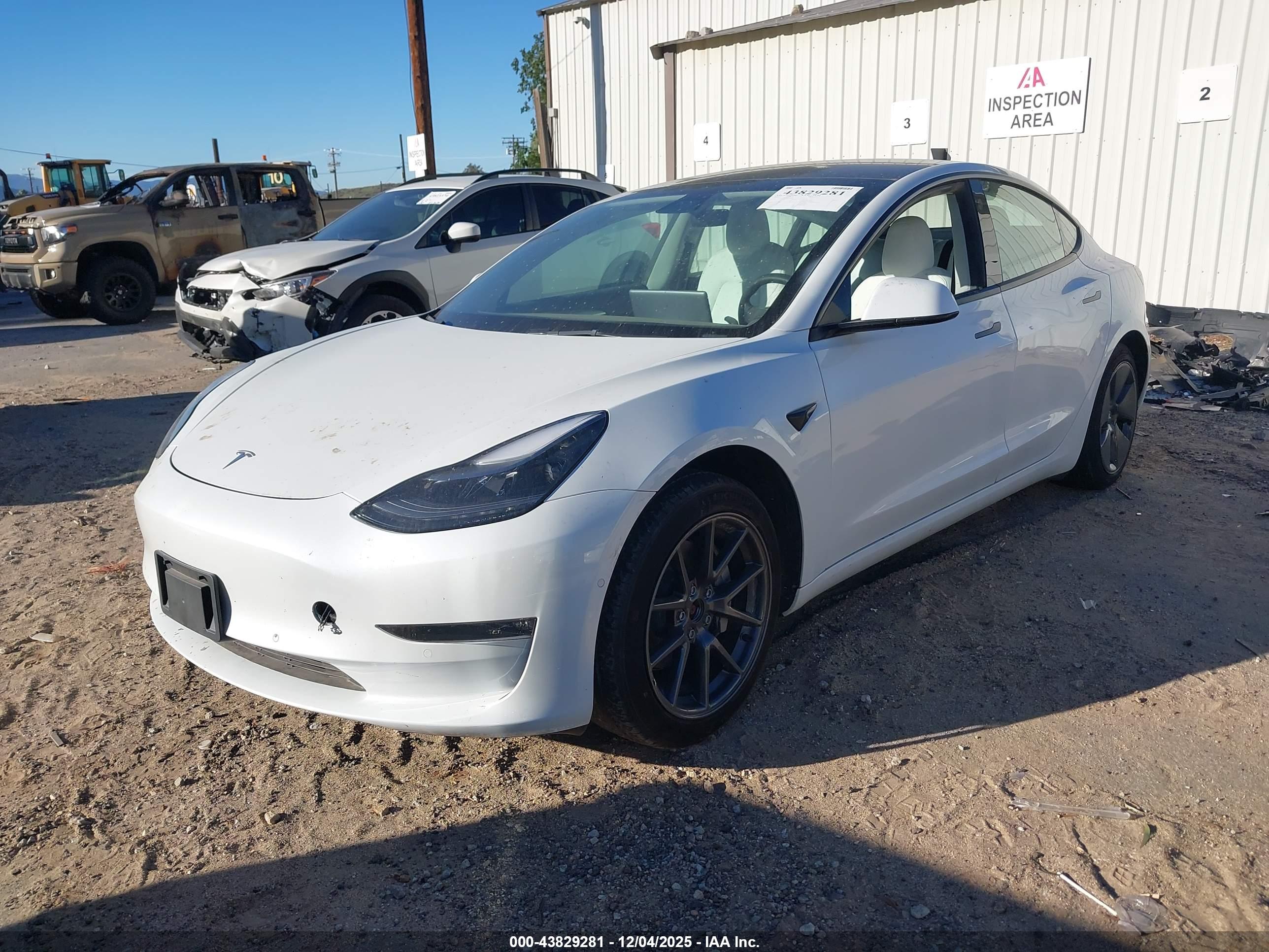 TESLA MODEL image 2