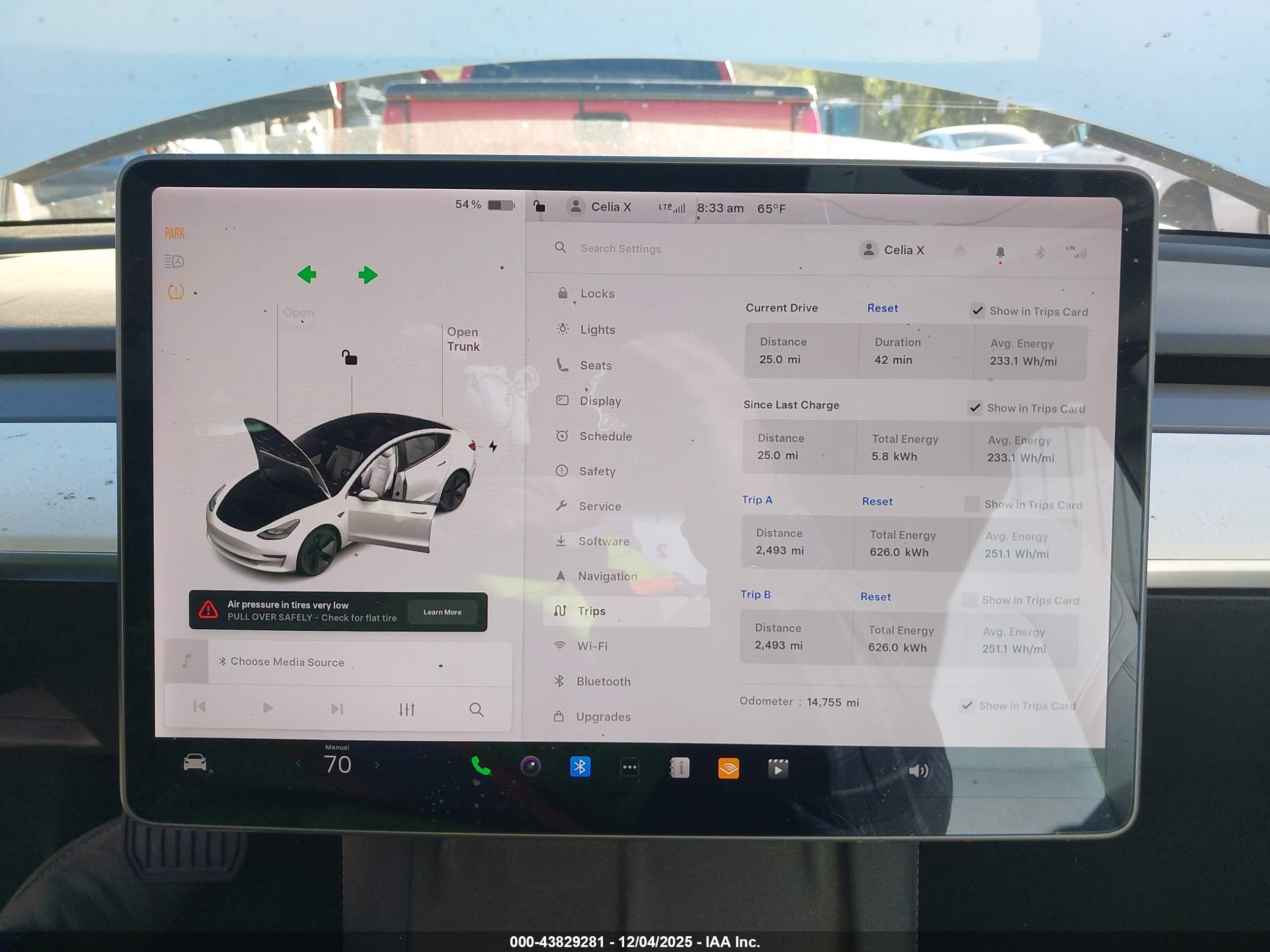 TESLA MODEL image 7