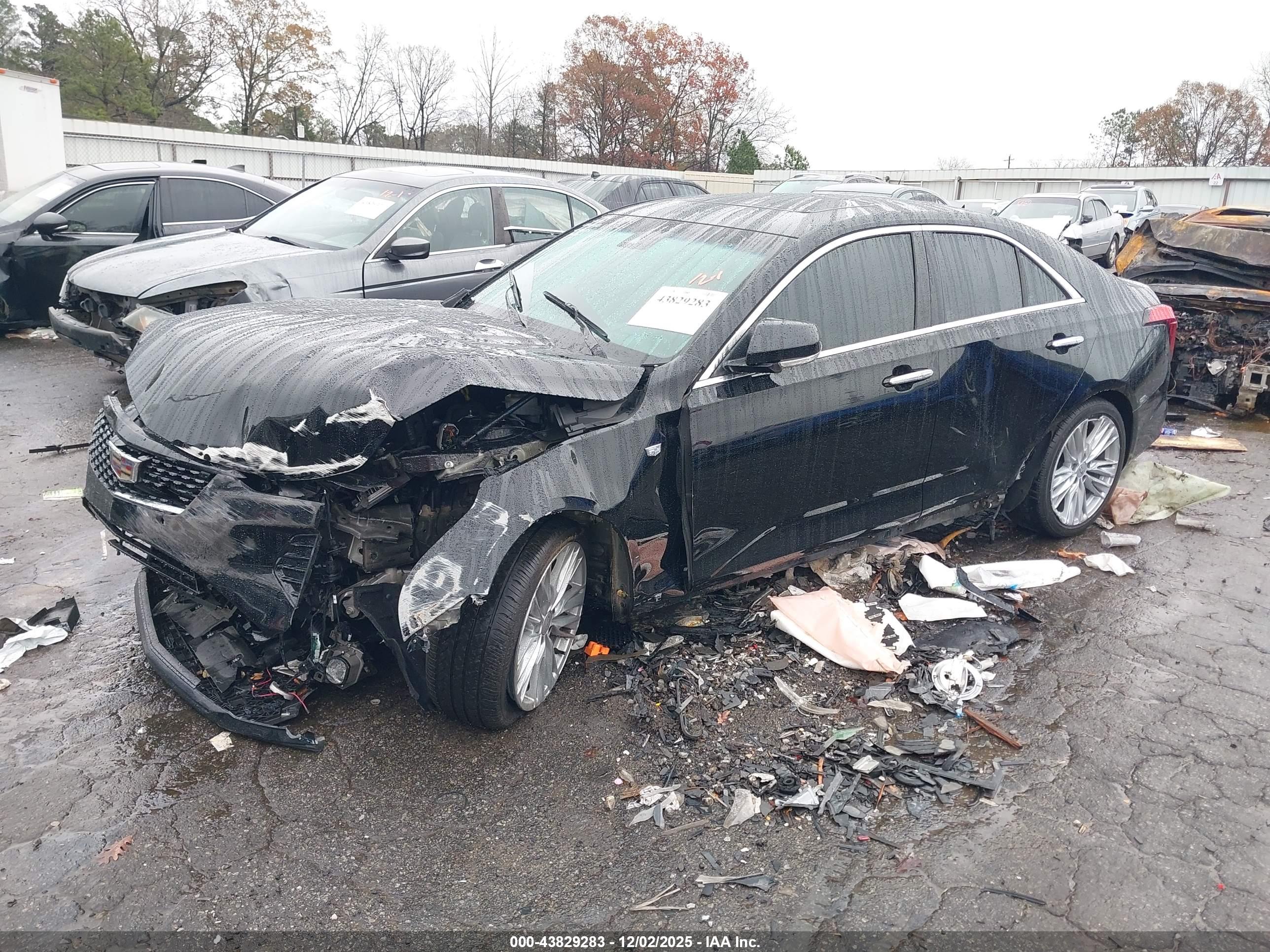 CADILLAC CT4 image 2