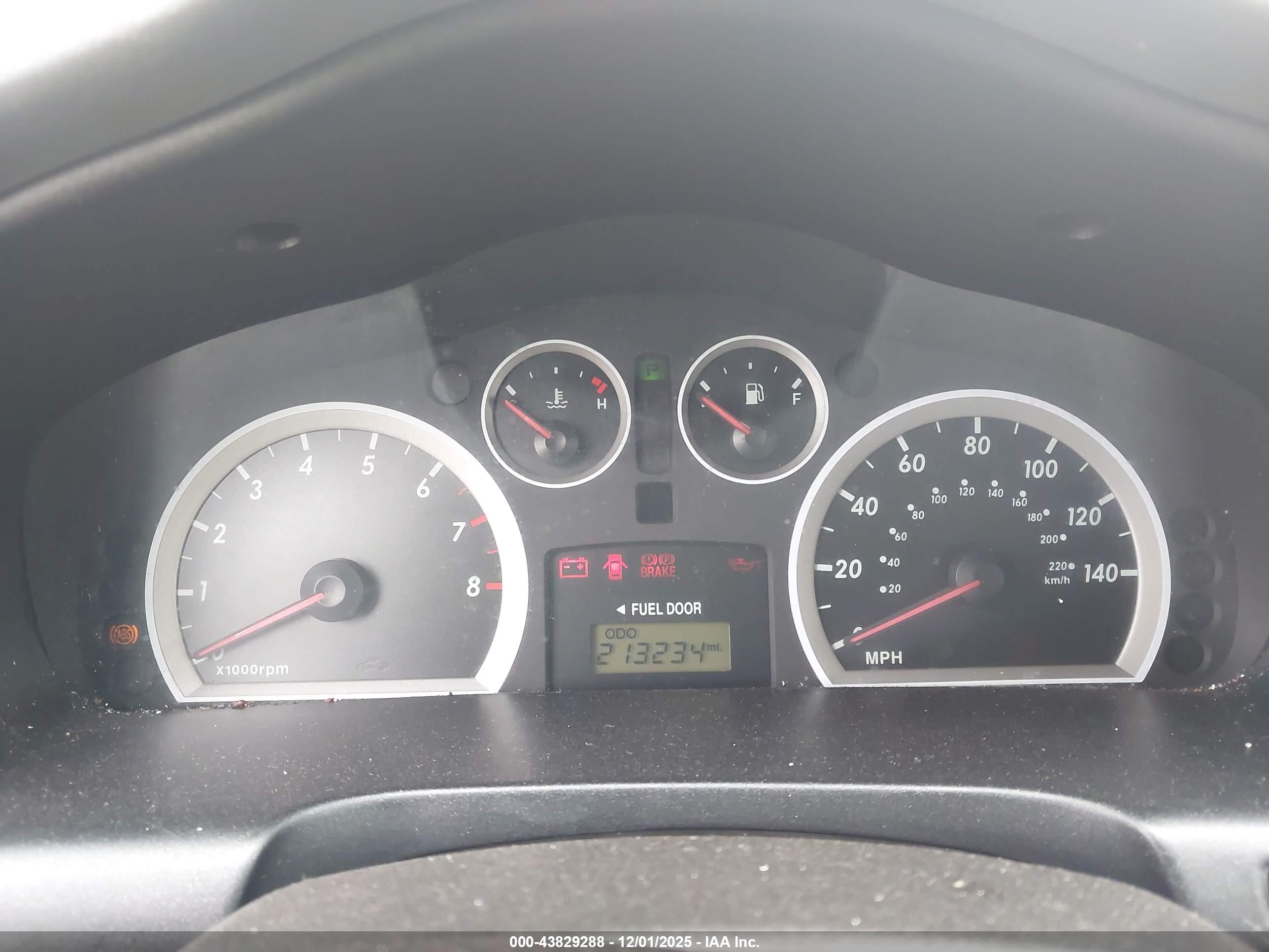 HYUNDAI SANTA image 7