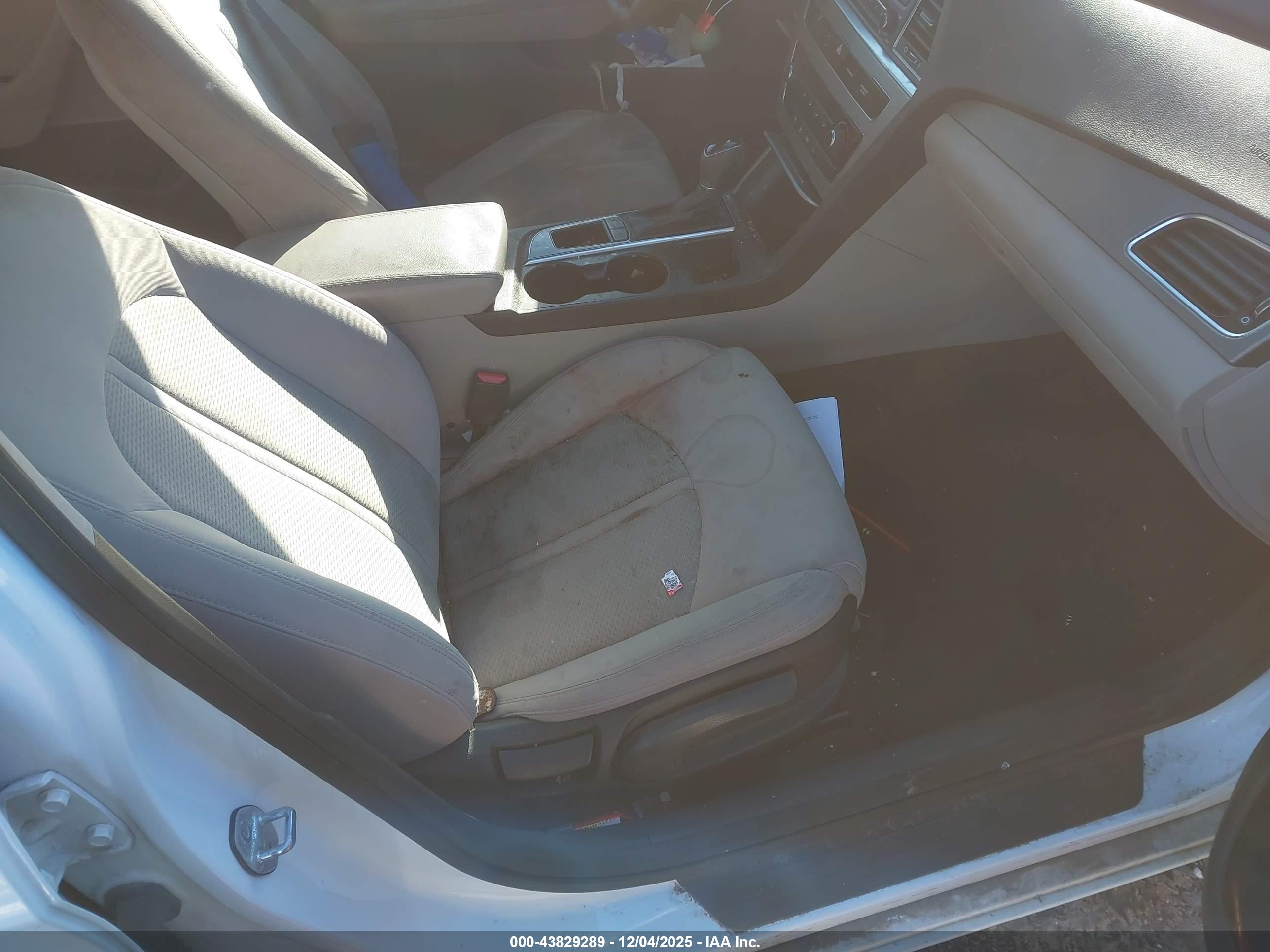 HYUNDAI SONATA image 5