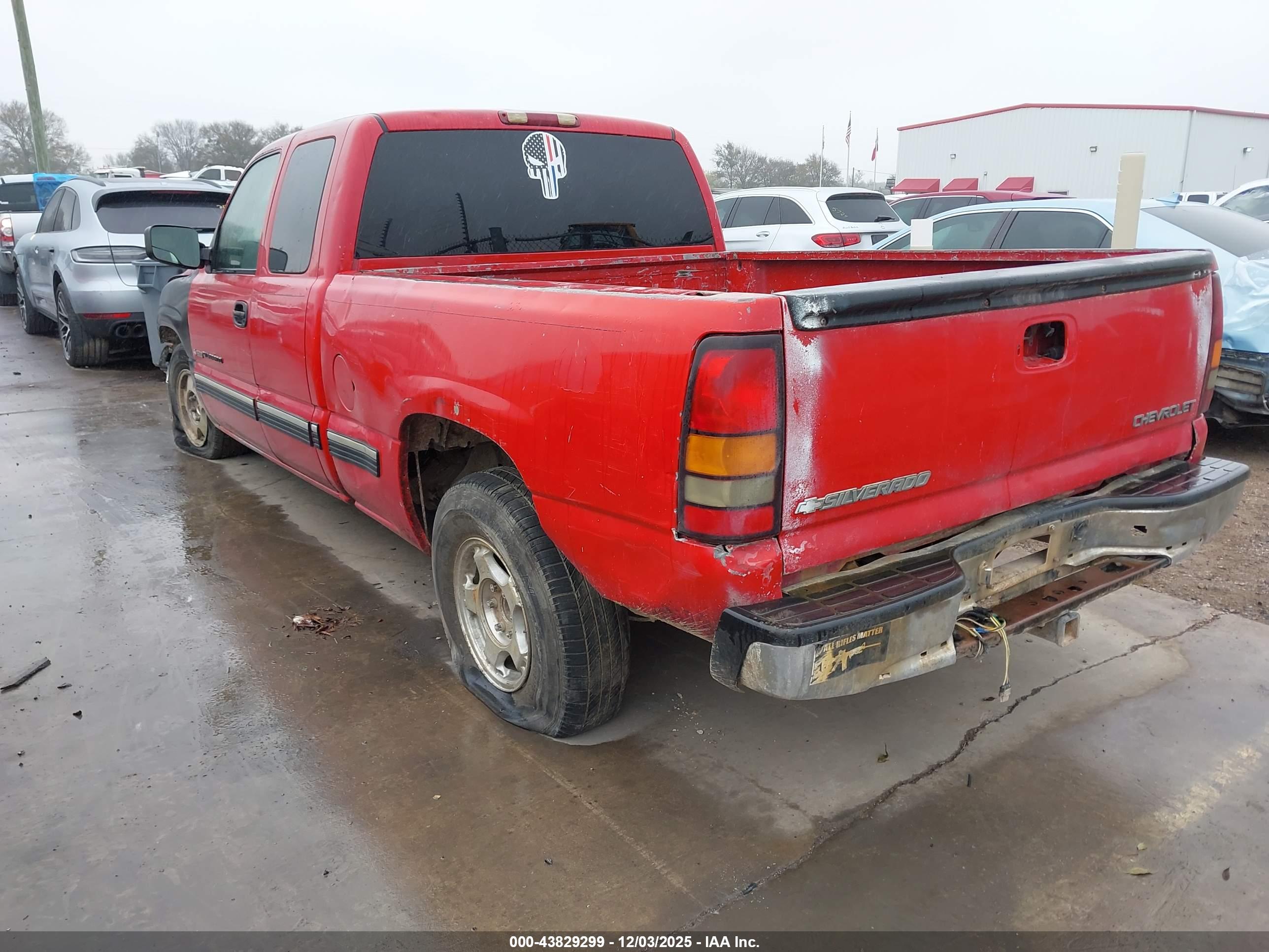 CHEVROLET SILVERADO image 3