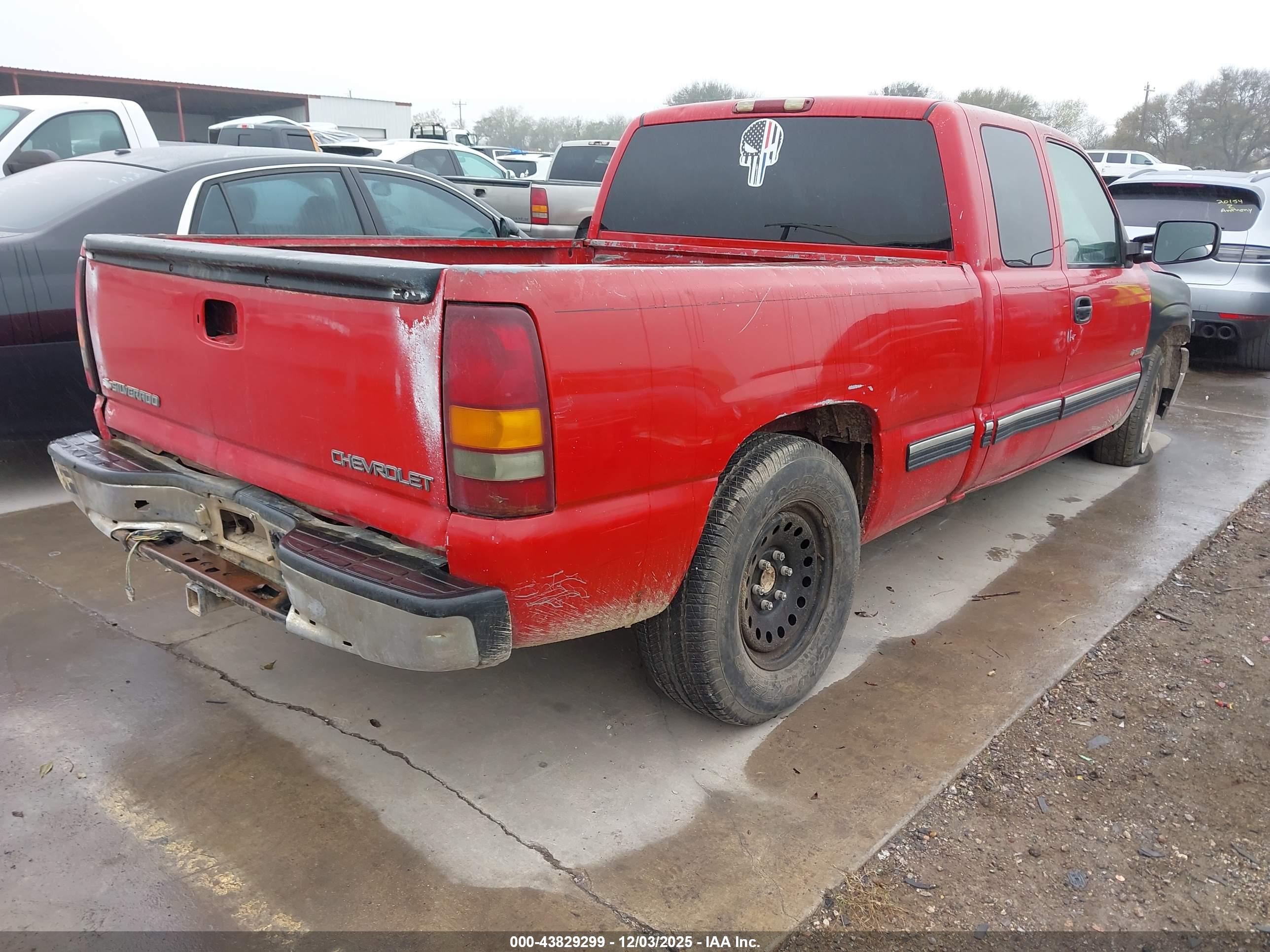 CHEVROLET SILVERADO image 4