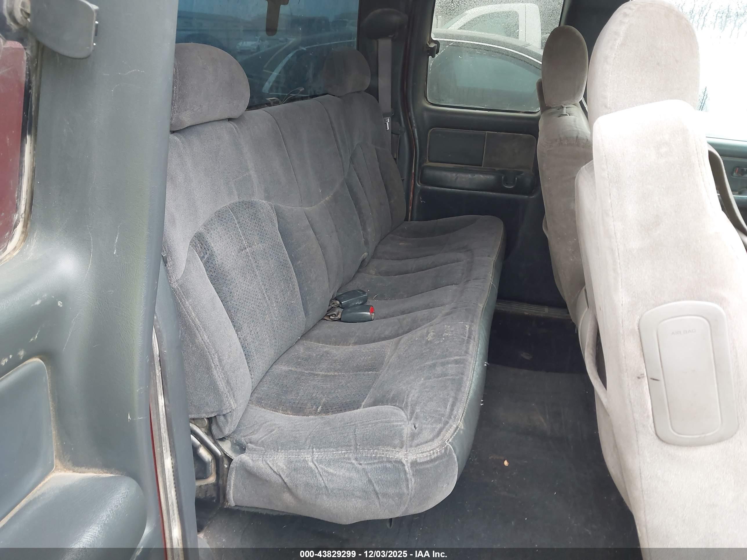 CHEVROLET SILVERADO image 8