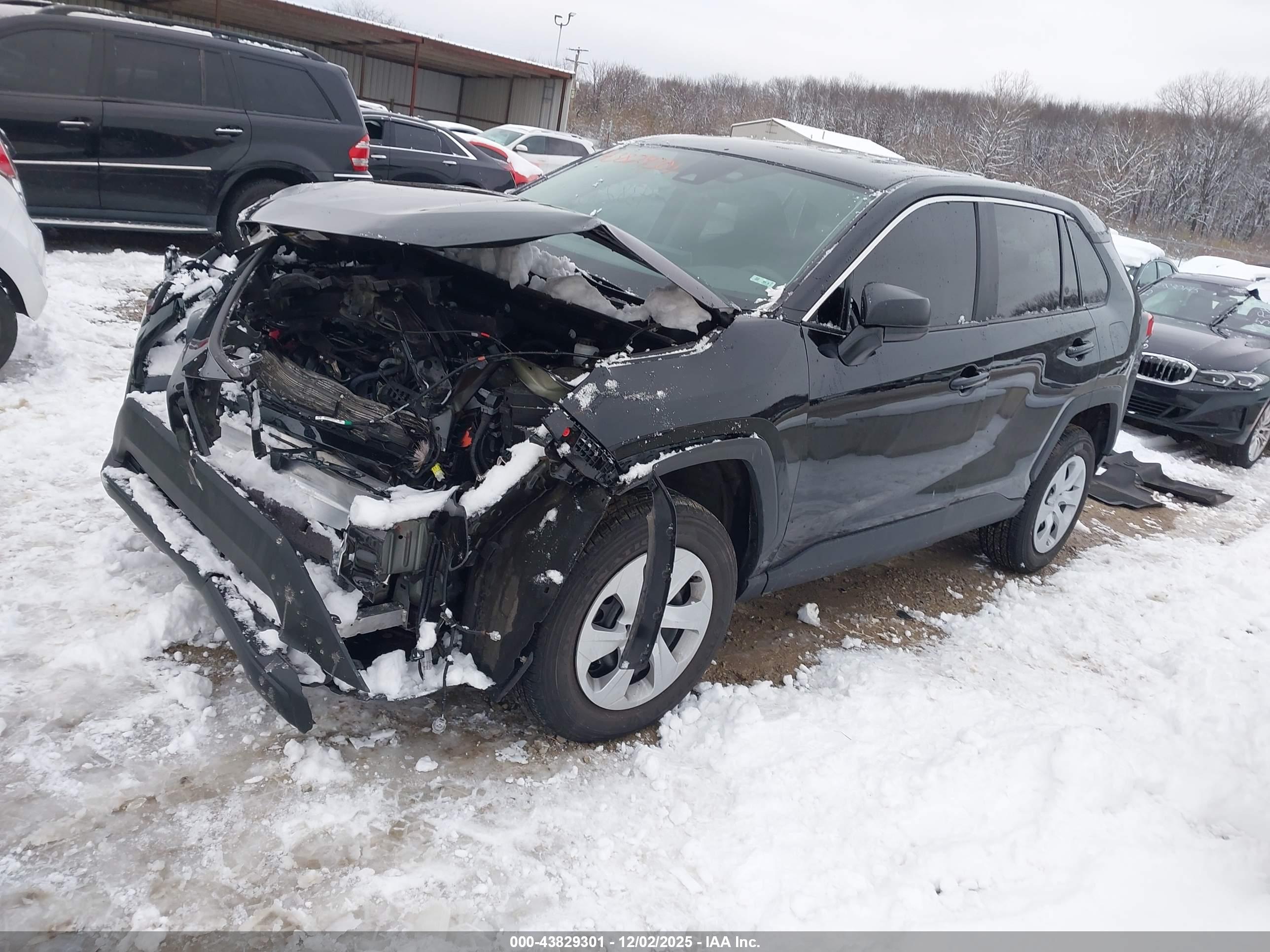 TOYOTA RAV4 image 2
