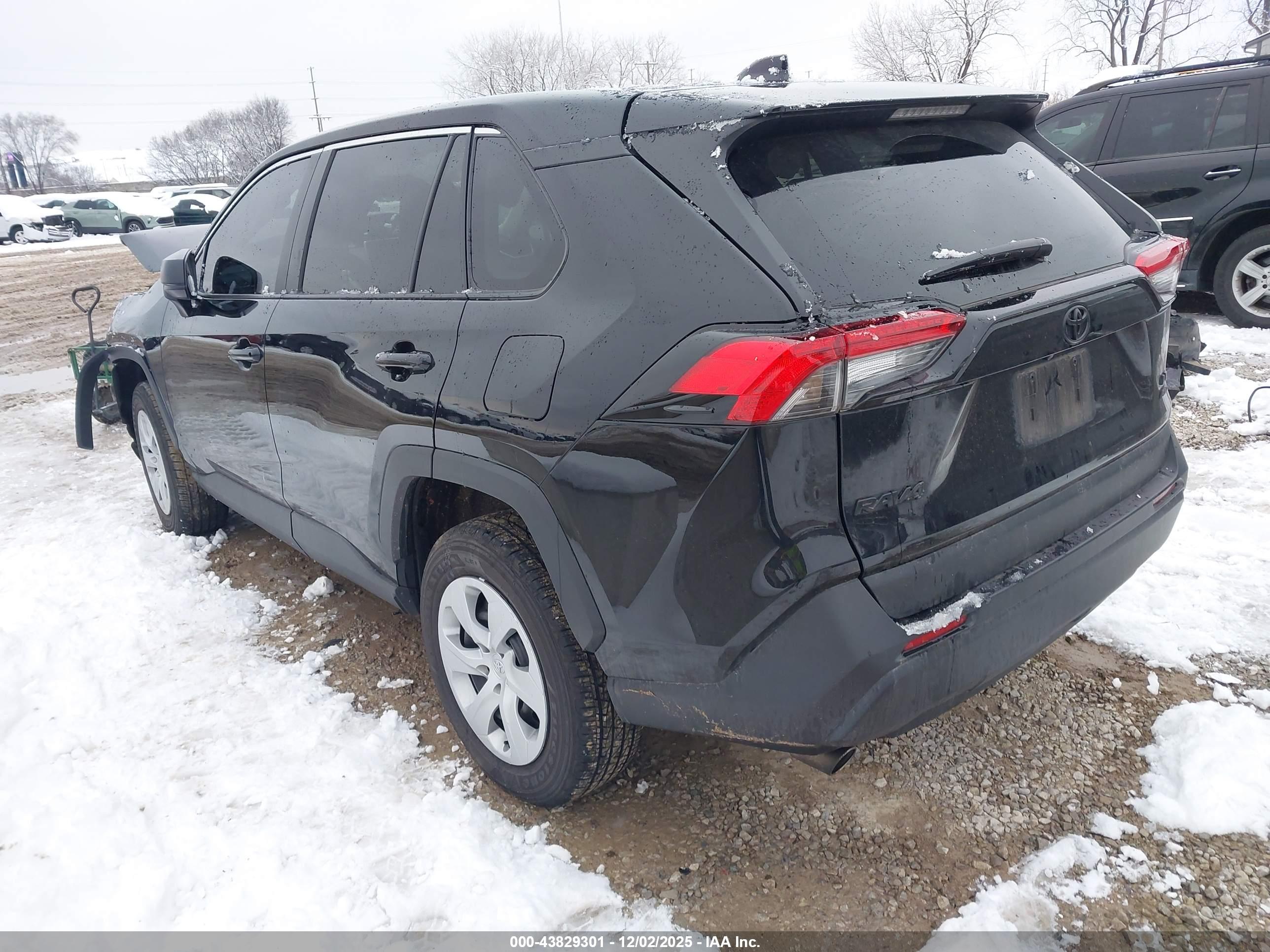 TOYOTA RAV4 image 3