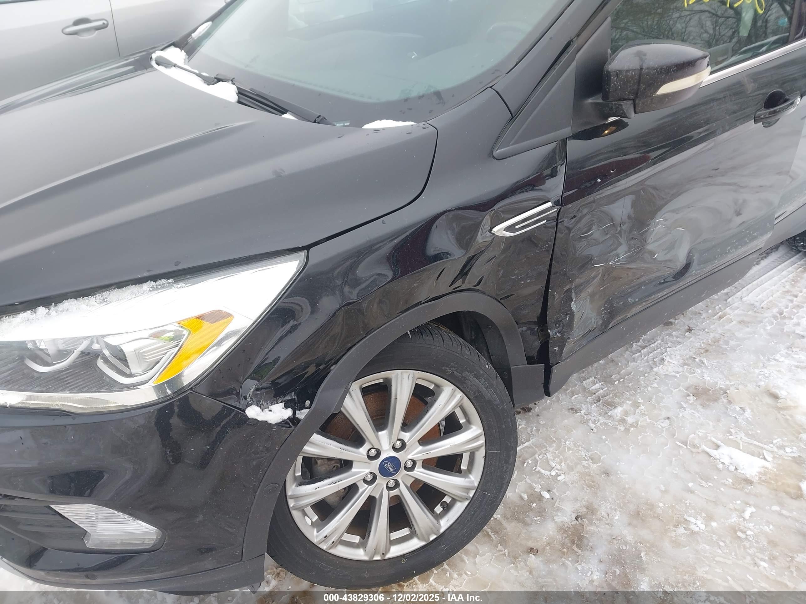 FORD ESCAPE image 6