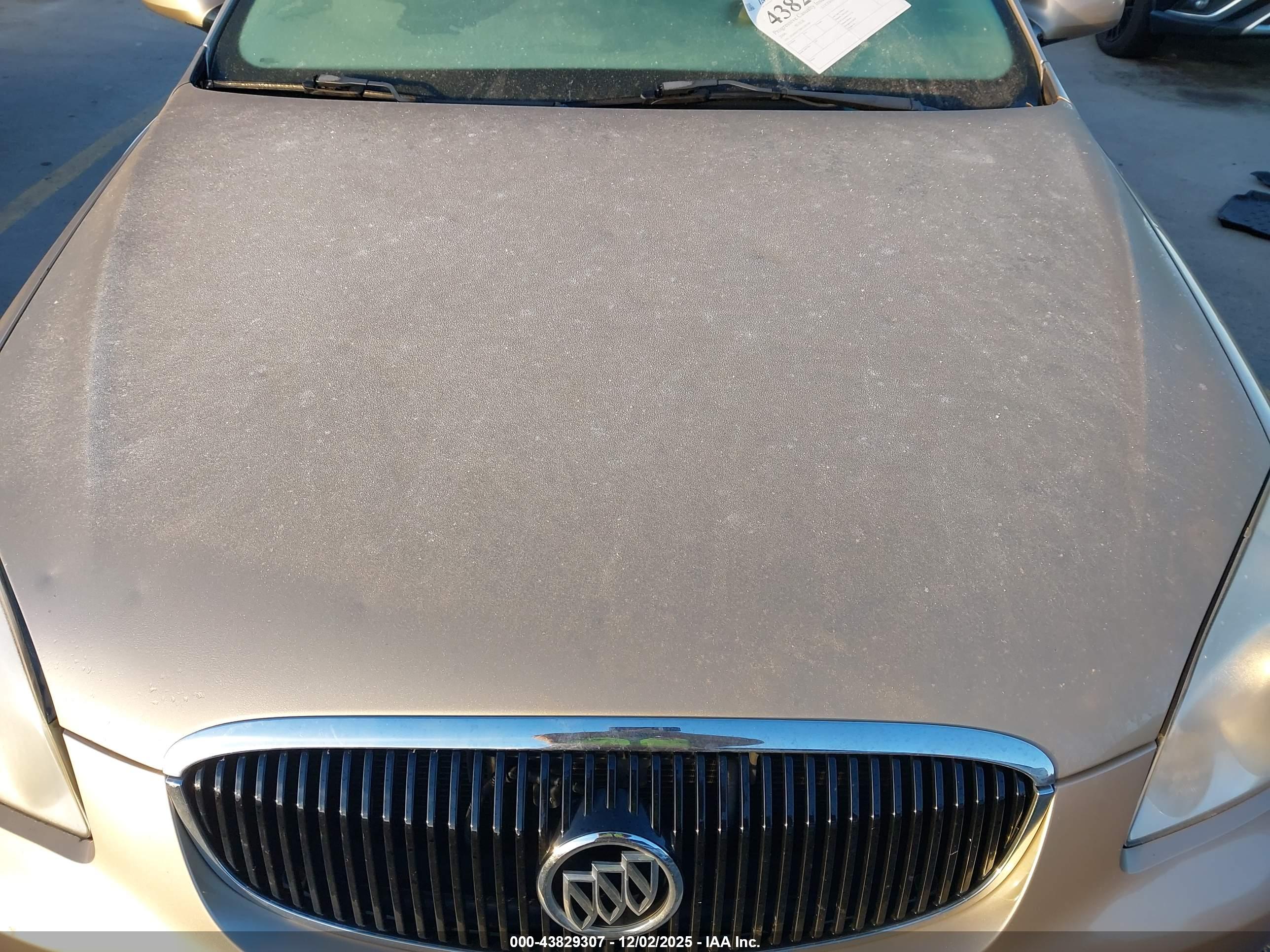 BUICK LUCERNE image 6