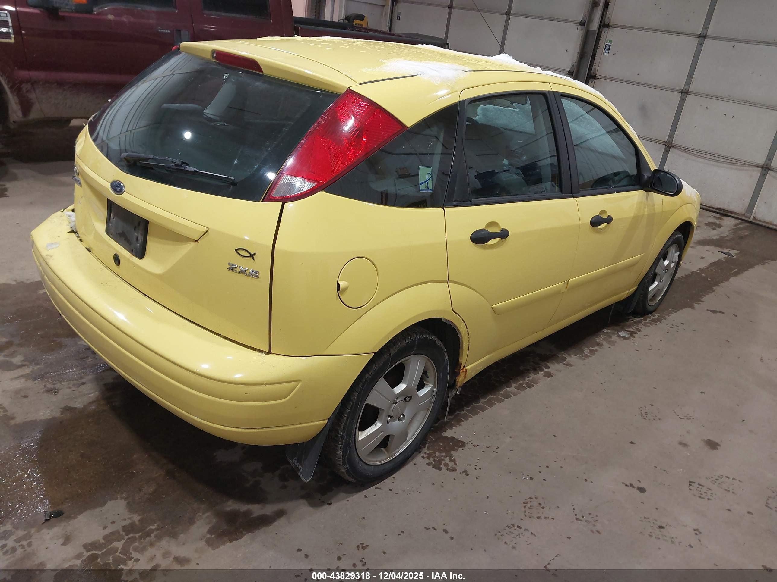 FORD FOCUS image 4