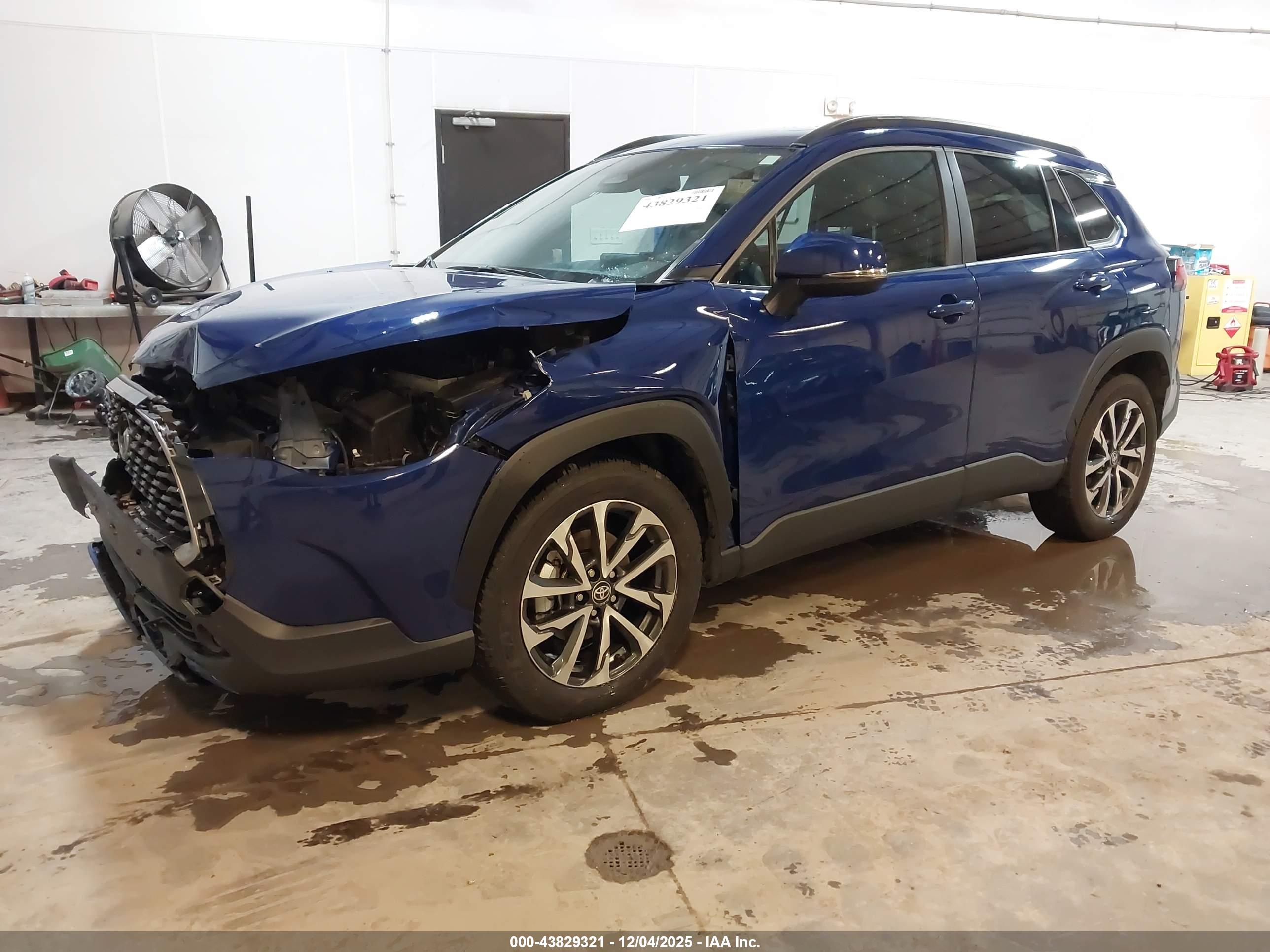 TOYOTA COROLLA image 2