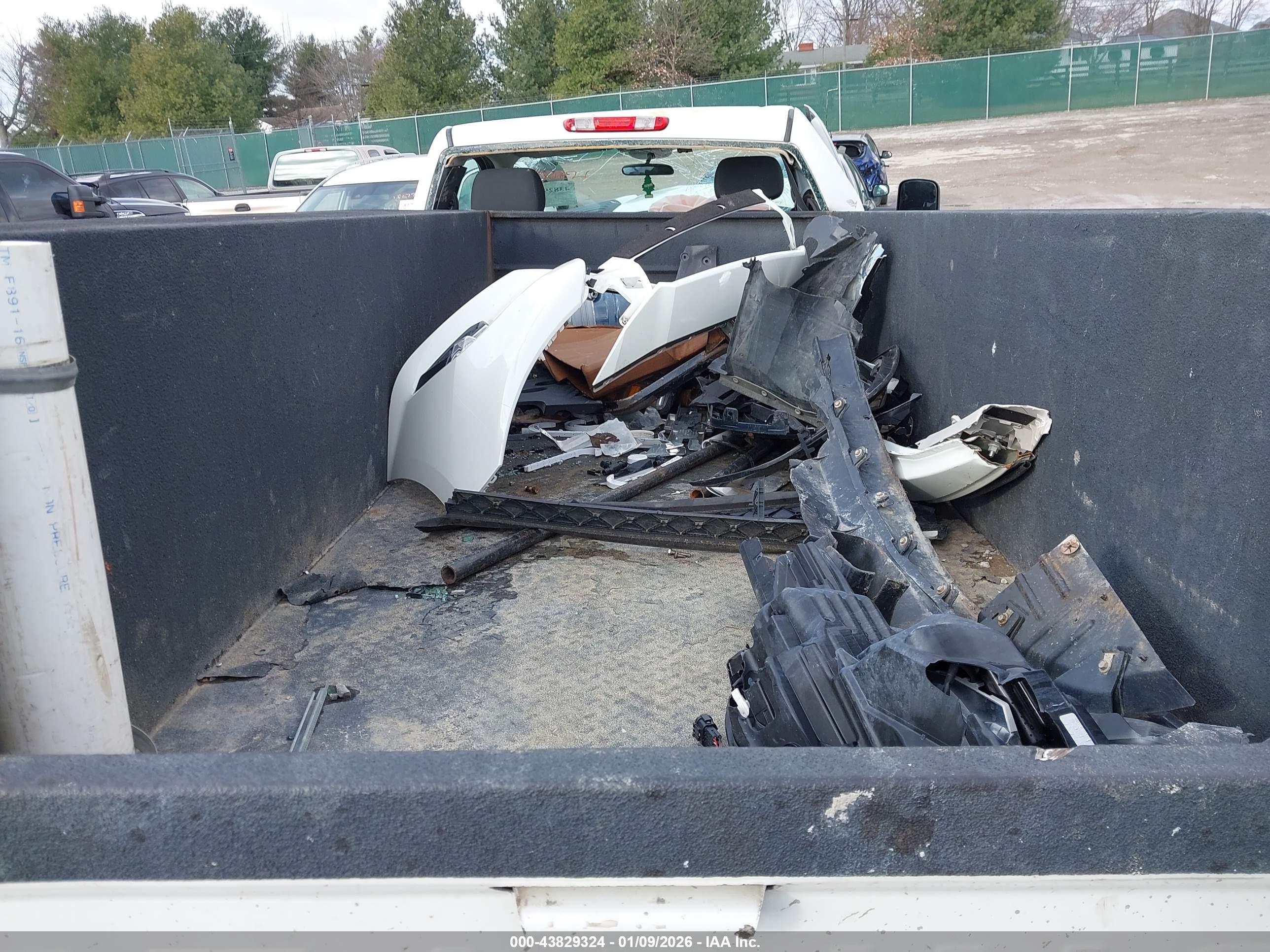 CHEVROLET SILVERADO image 8