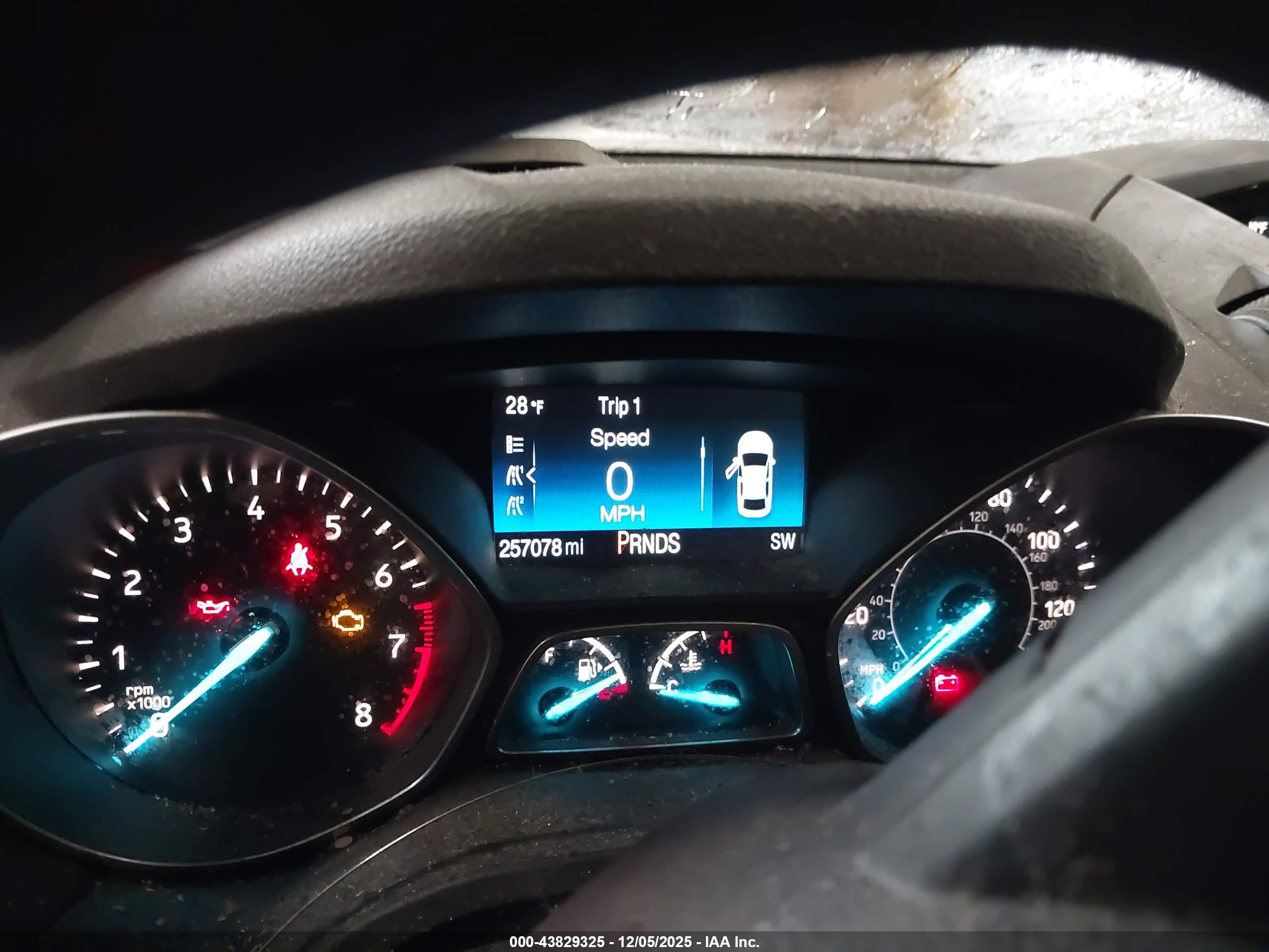 FORD ESCAPE image 7