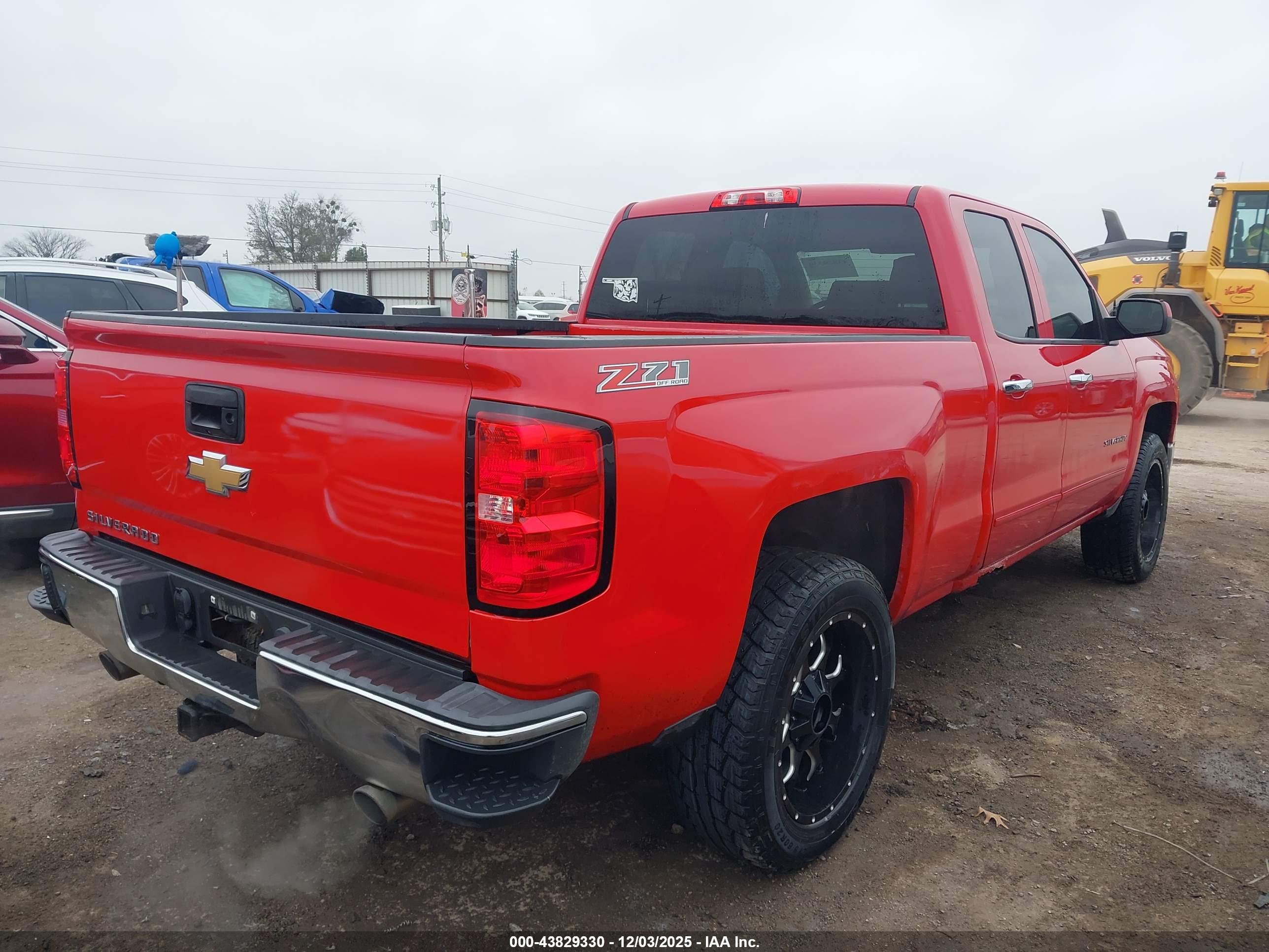 CHEVROLET SILVERADO image 4