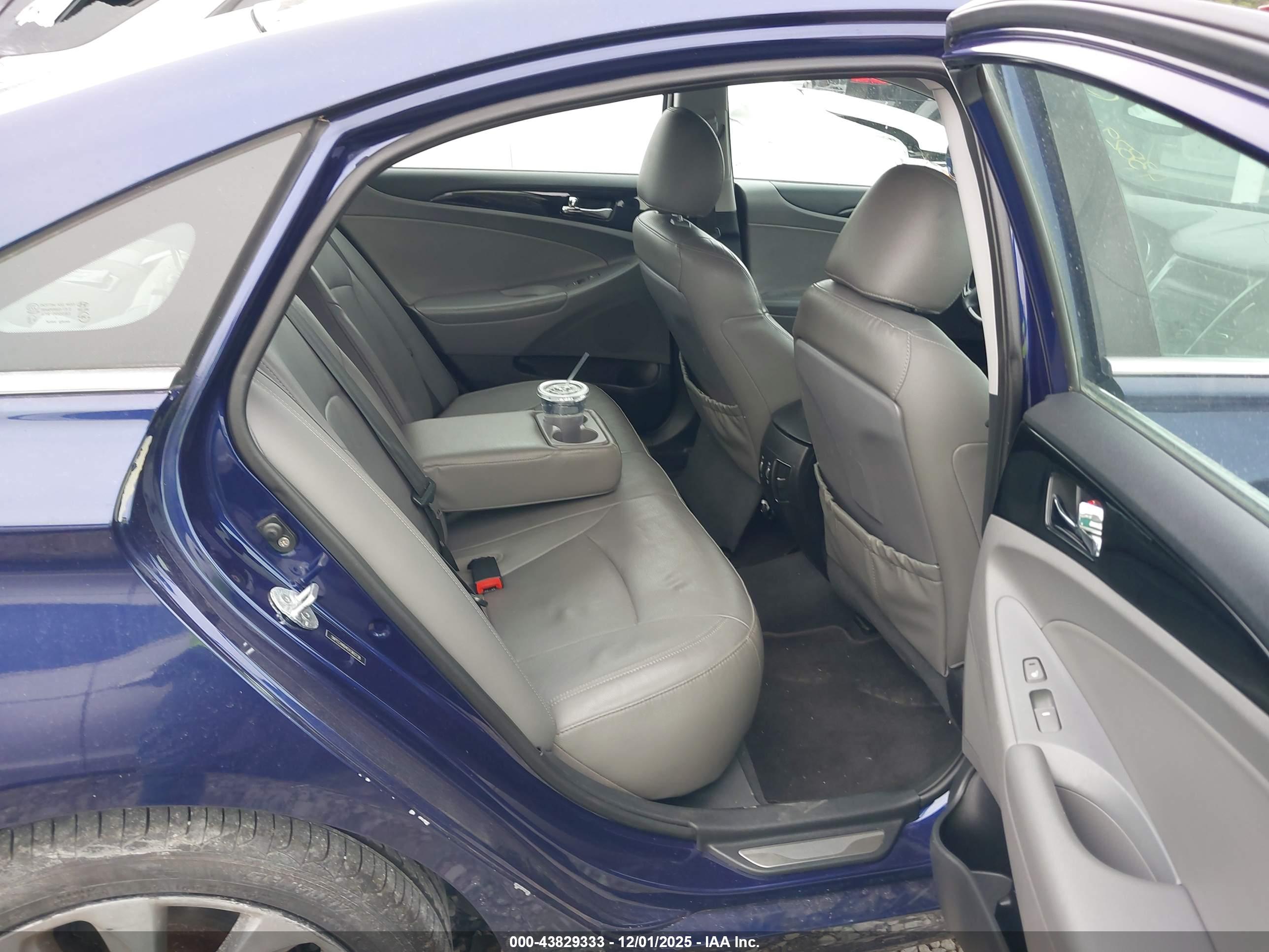 HYUNDAI SONATA image 8