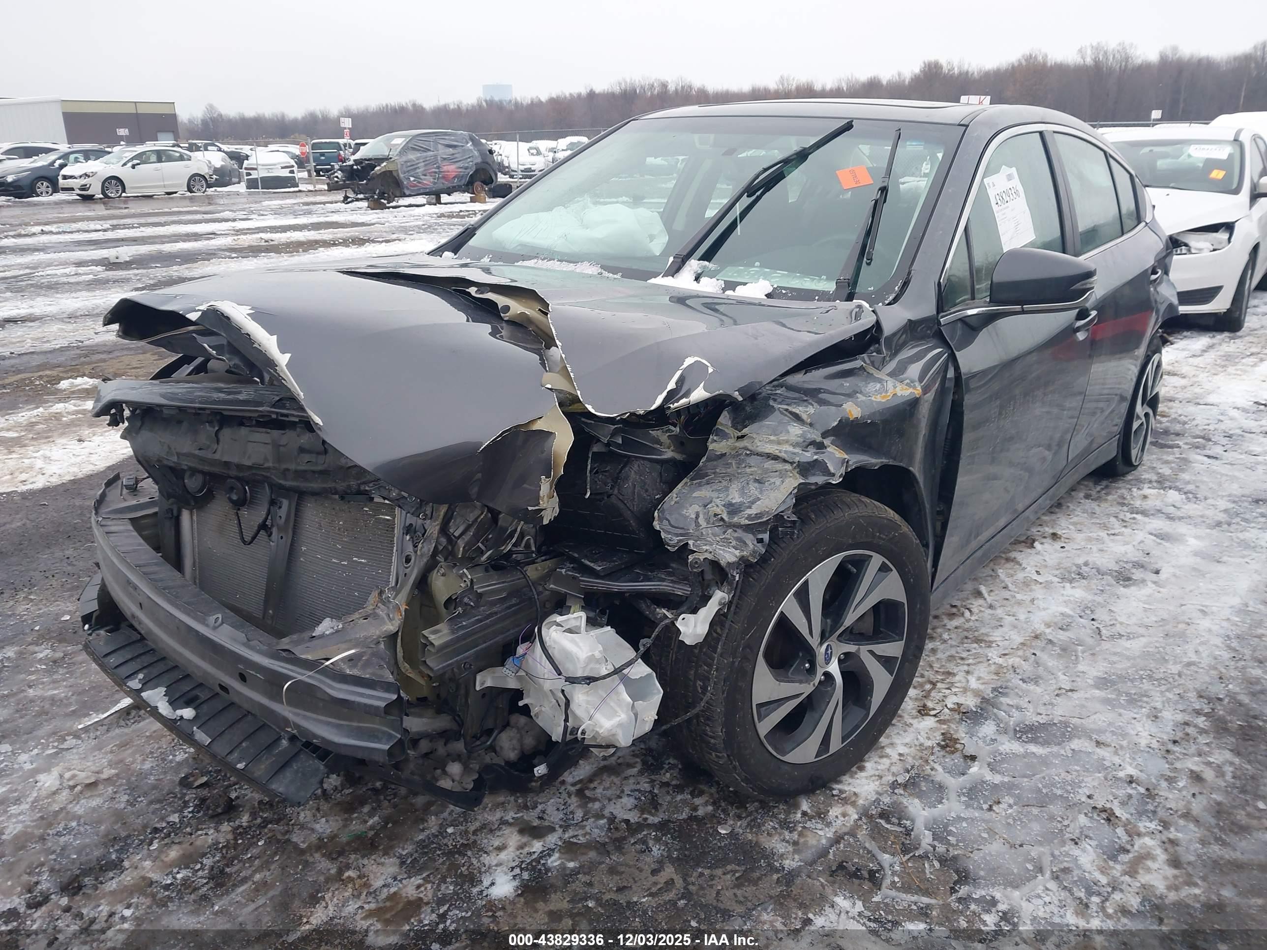 SUBARU LEGACY image 2