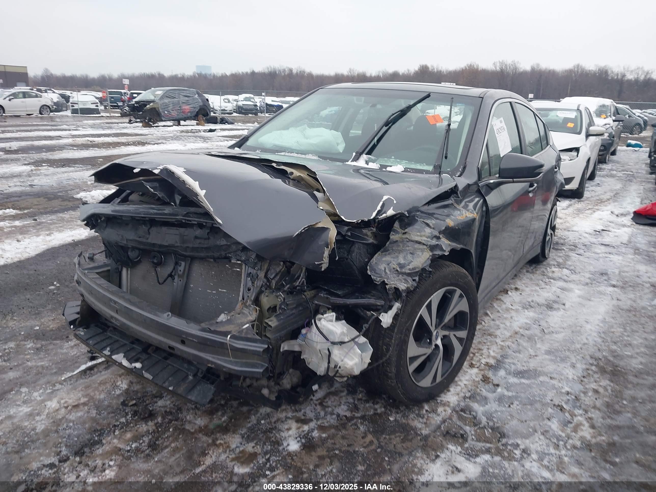 SUBARU LEGACY image 6