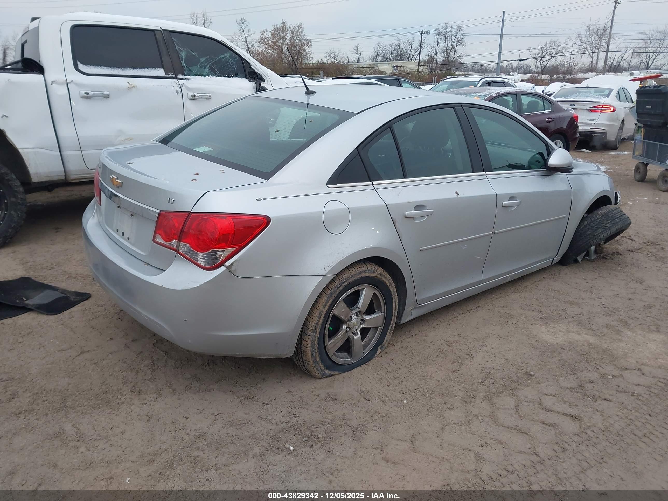 CHEVROLET CRUZE image 4