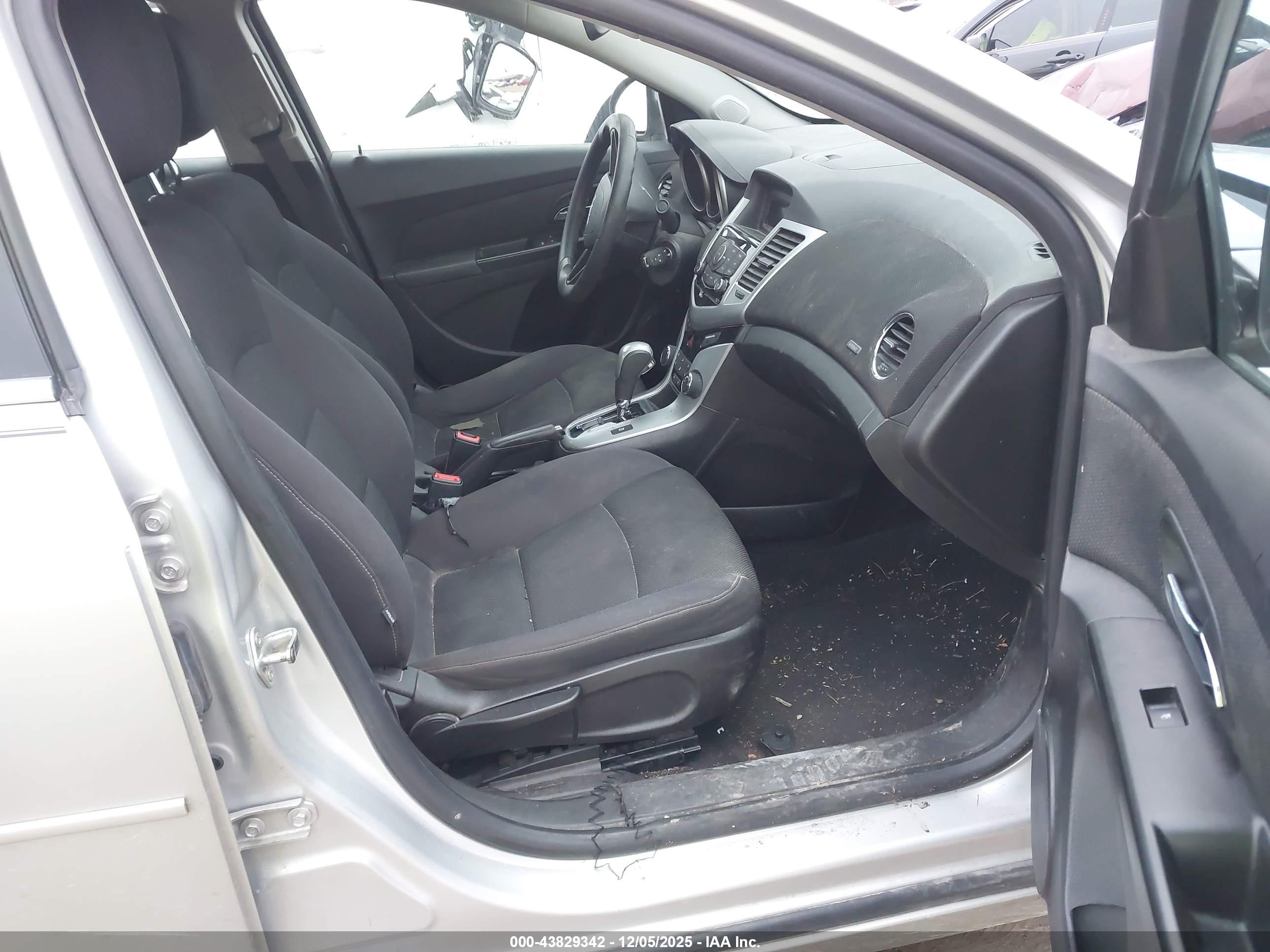 CHEVROLET CRUZE image 5
