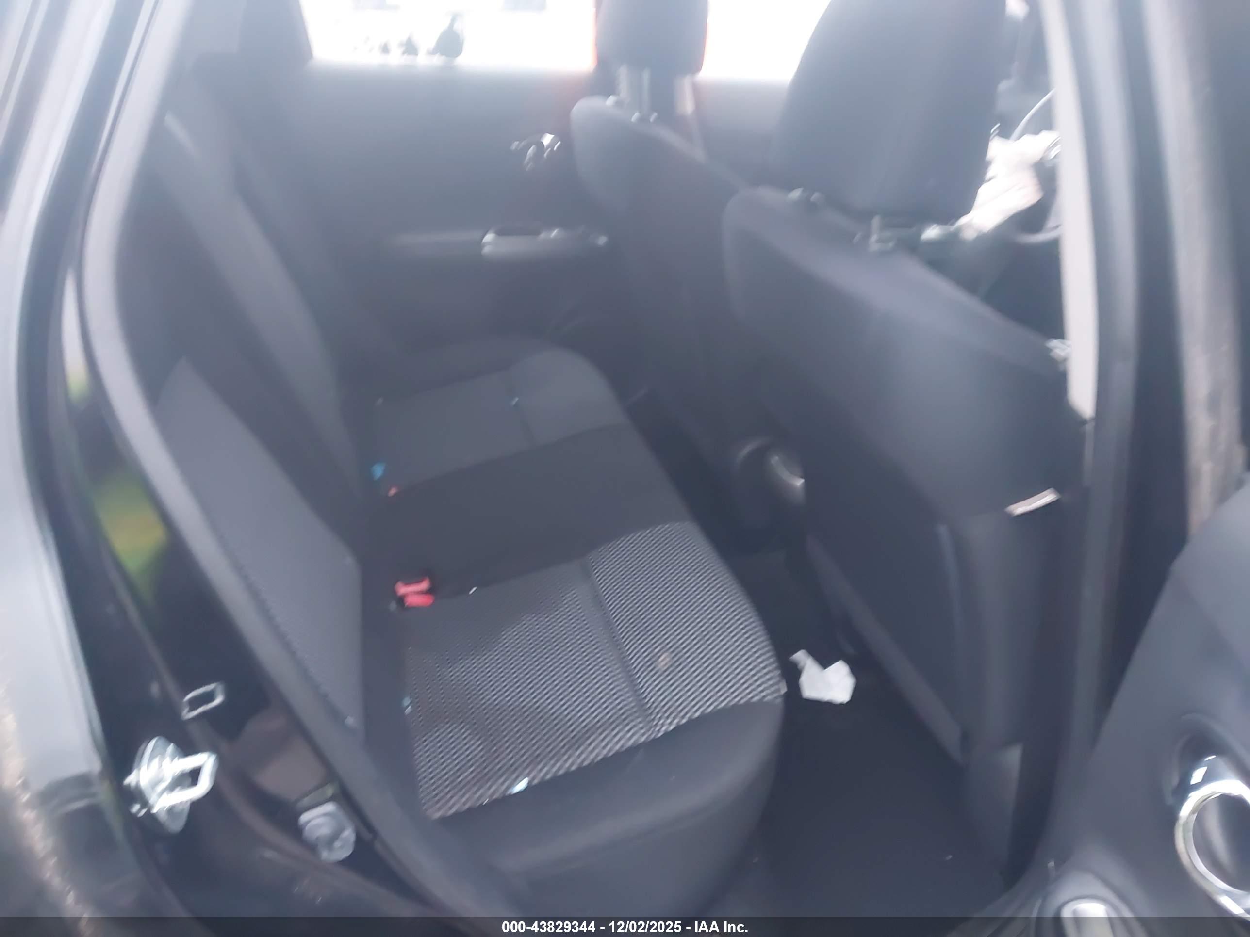 NISSAN JUKE image 8