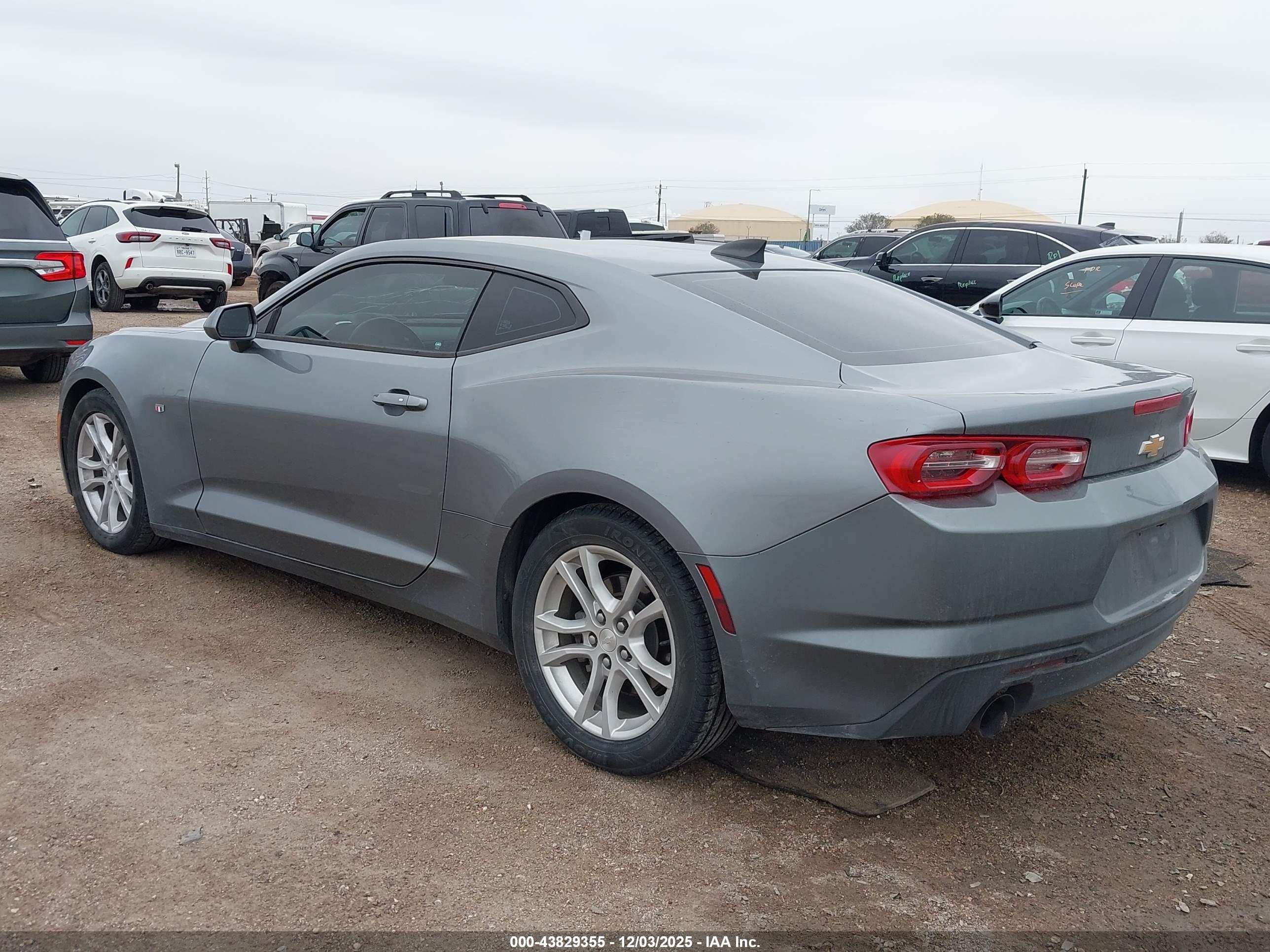 CHEVROLET CAMARO image 3