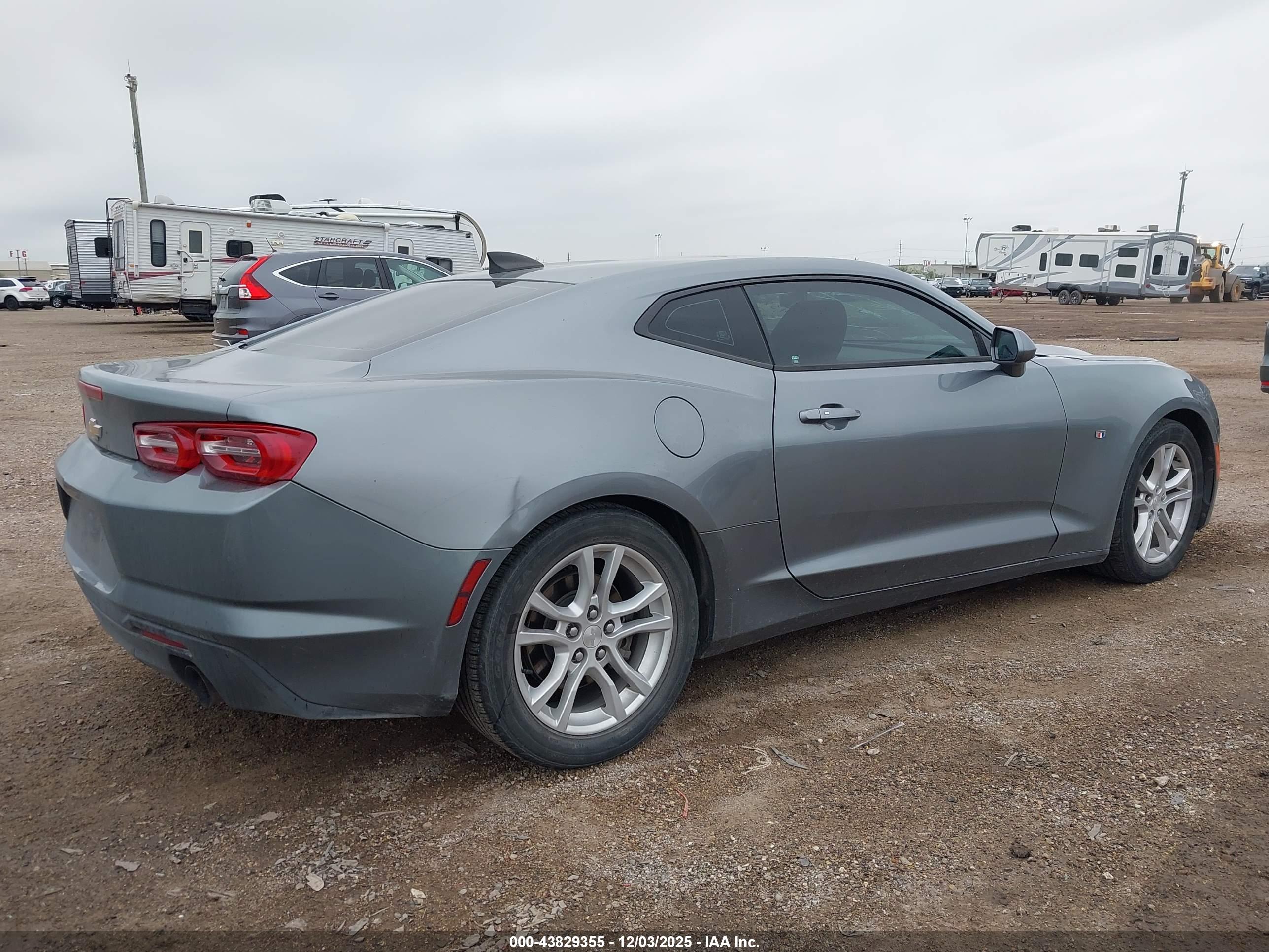 CHEVROLET CAMARO image 4
