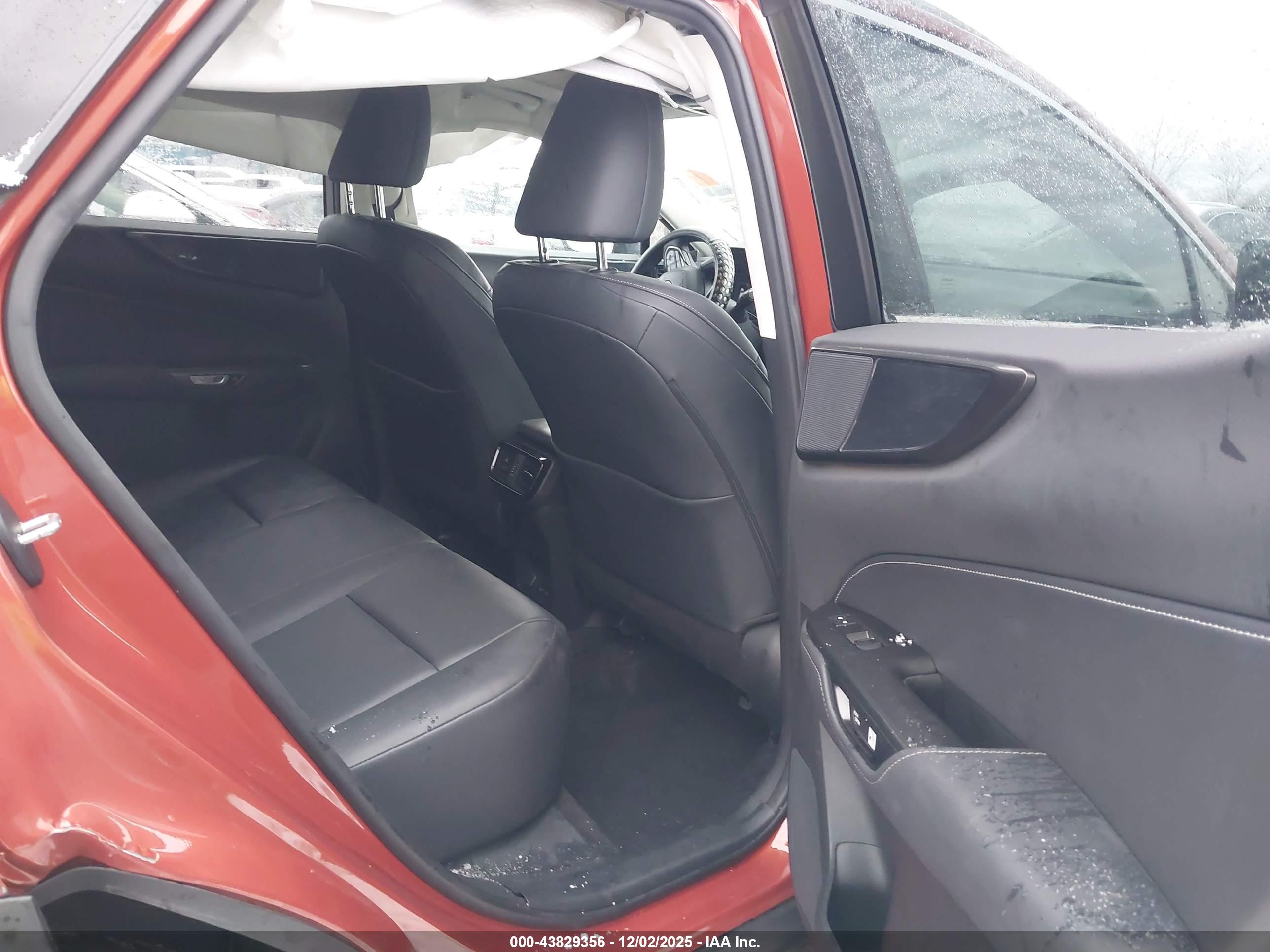 LEXUS NX image 8