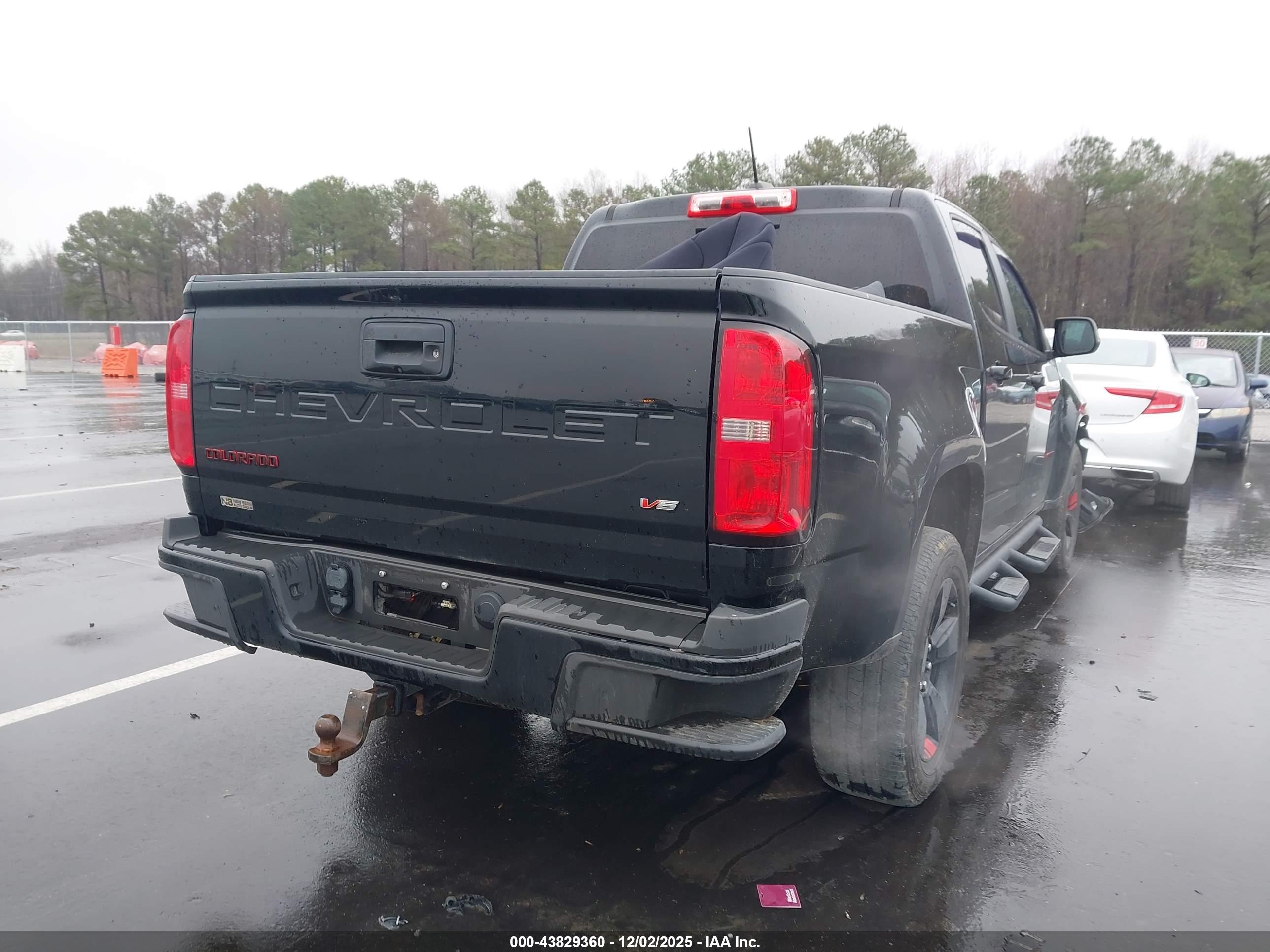 CHEVROLET COLORADO image 4