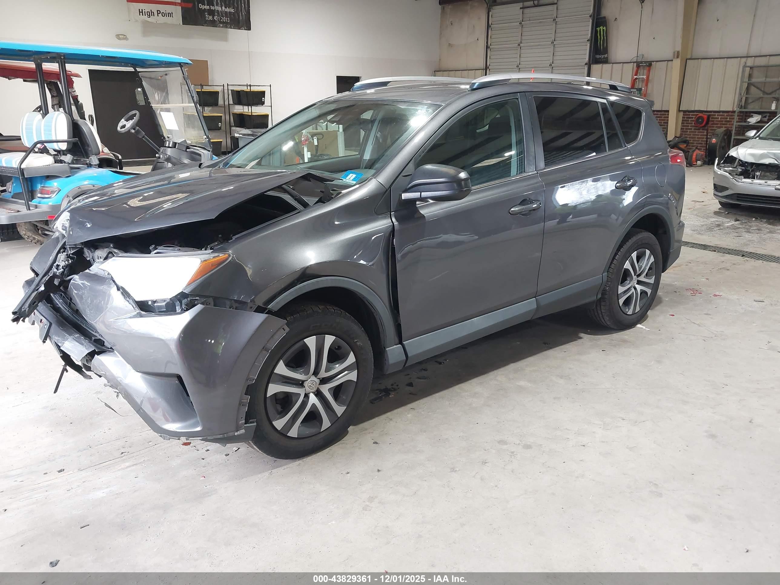 TOYOTA RAV4 image 2