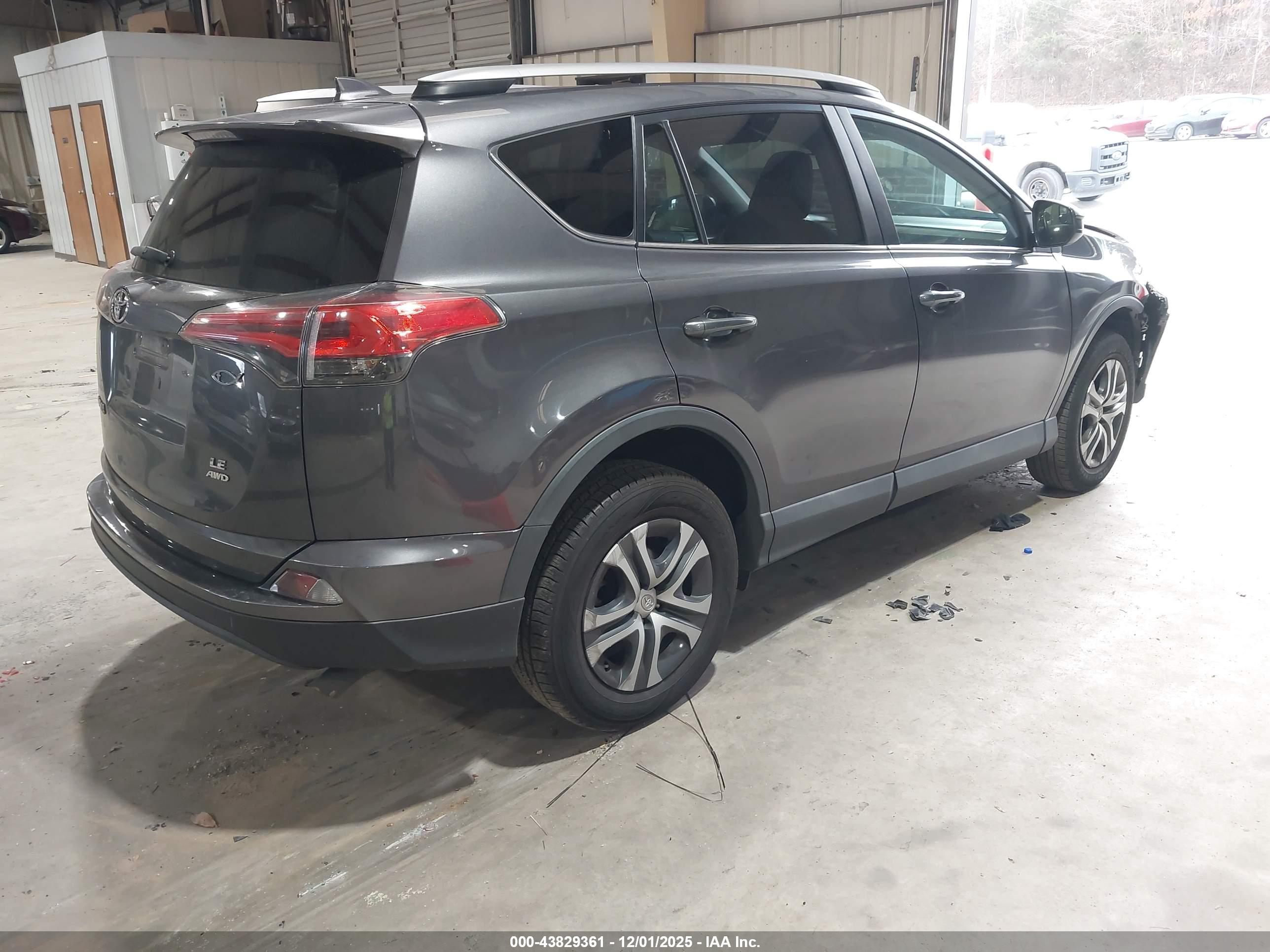 TOYOTA RAV4 image 4