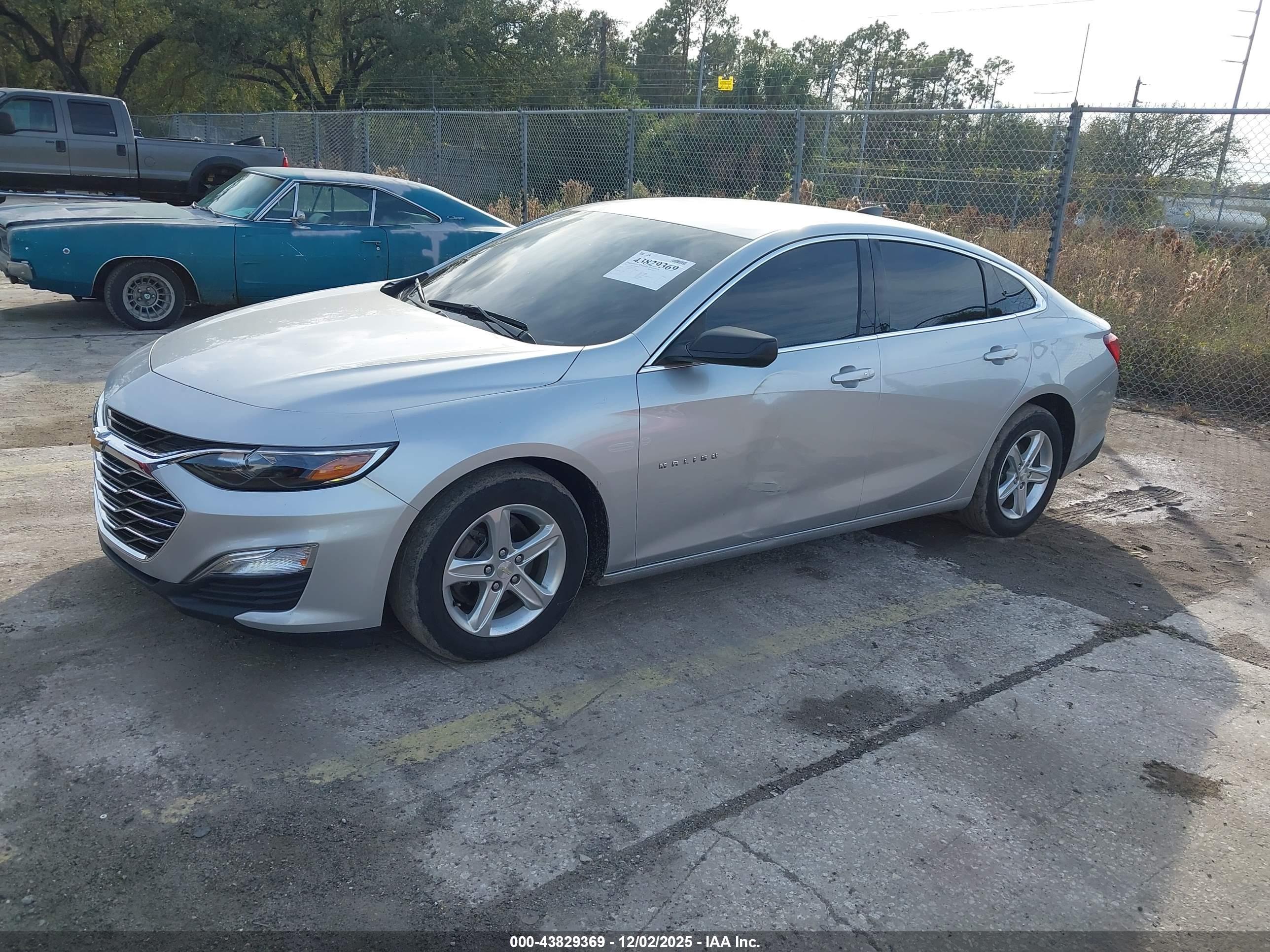 CHEVROLET MALIBU image 2