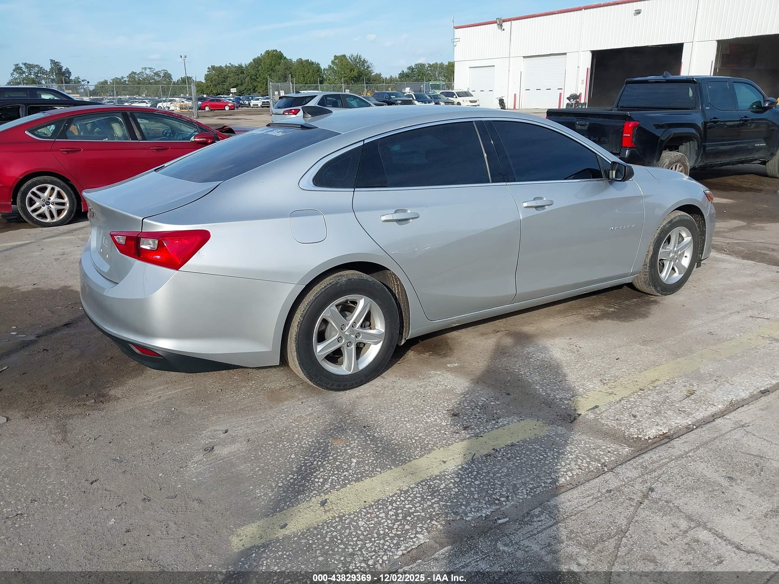 CHEVROLET MALIBU image 4