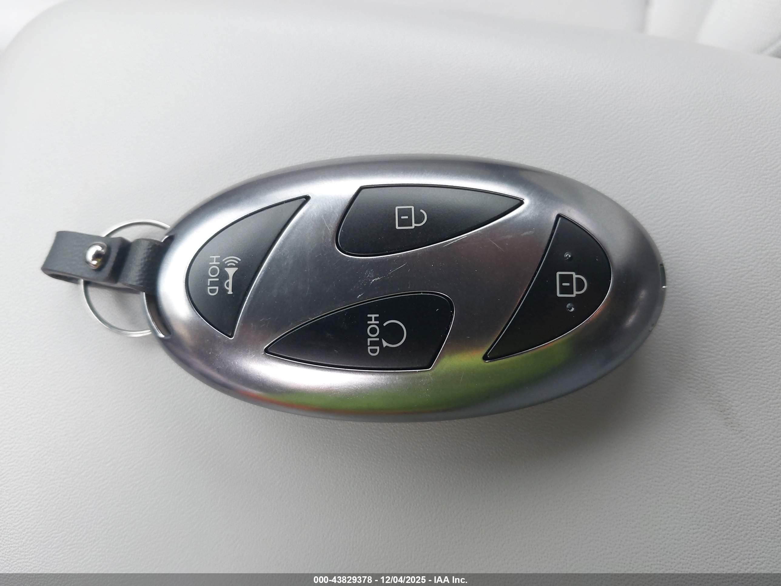 HYUNDAI KONA image 11