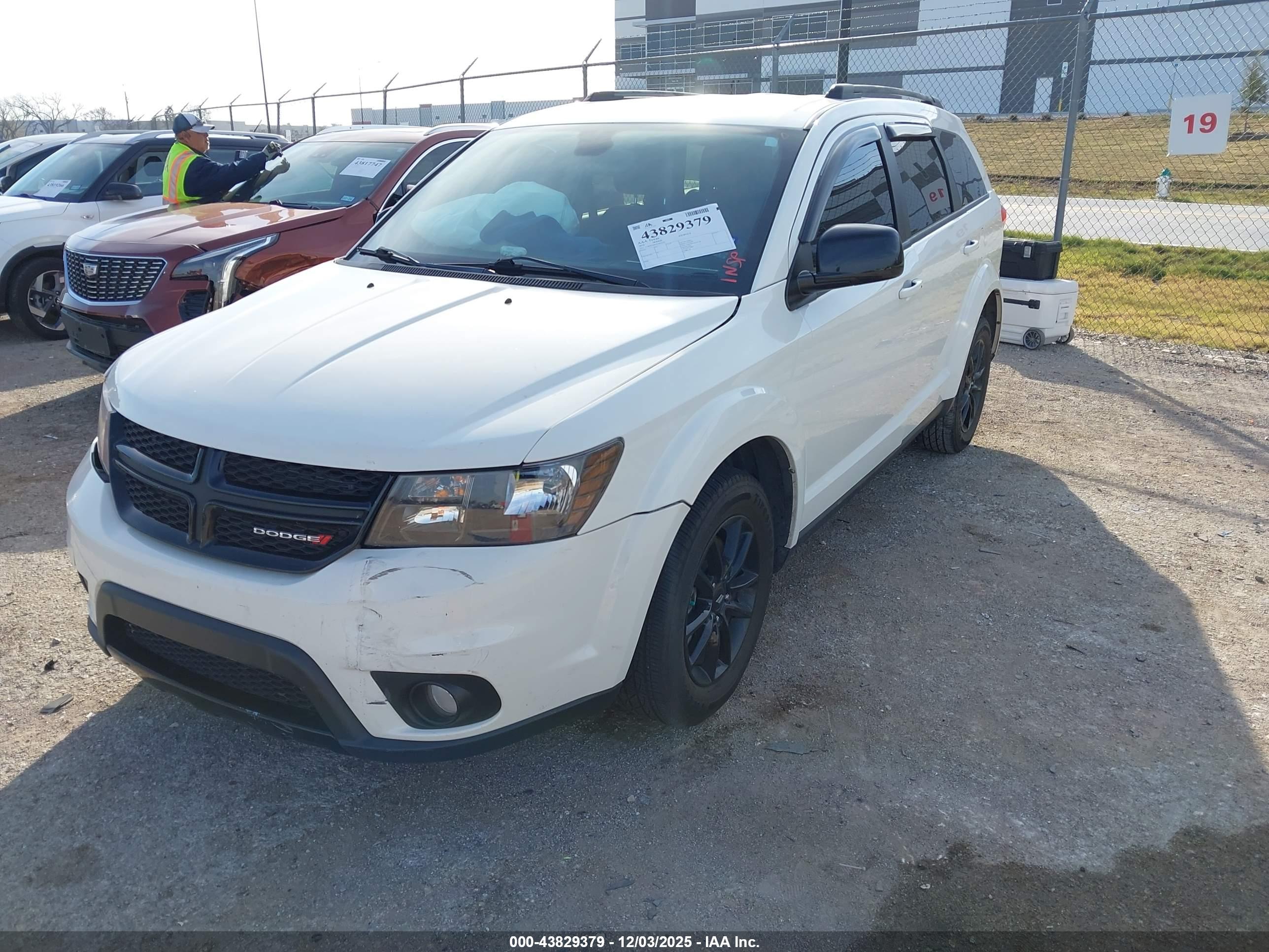DODGE JOURNEY image 2