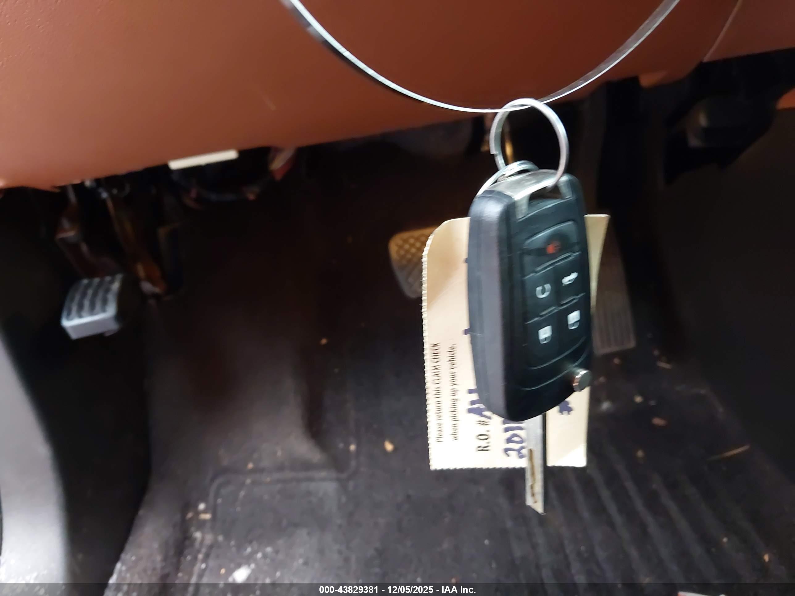 CHEVROLET EQUINOX image 11