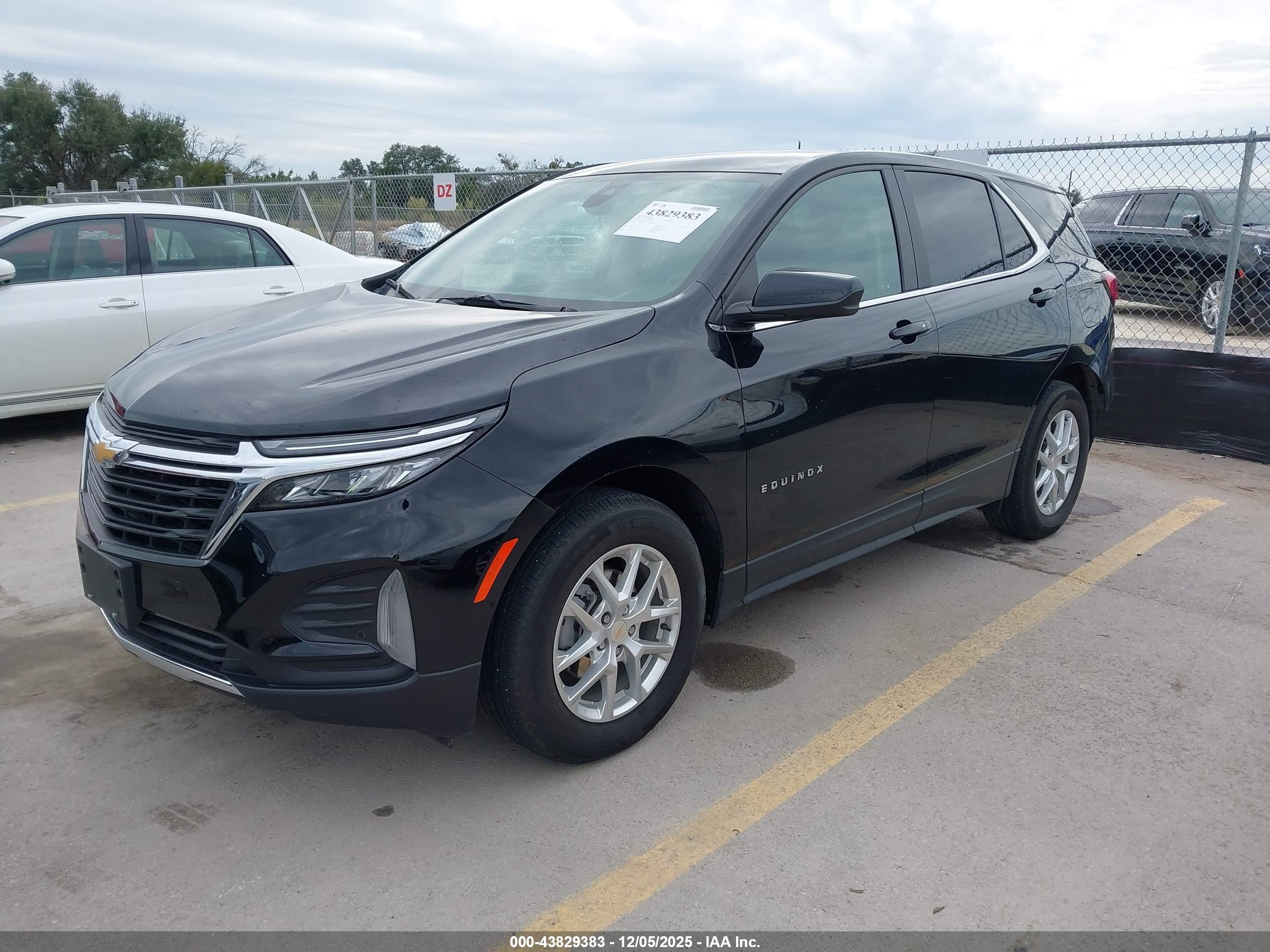 CHEVROLET EQUINOX image 2