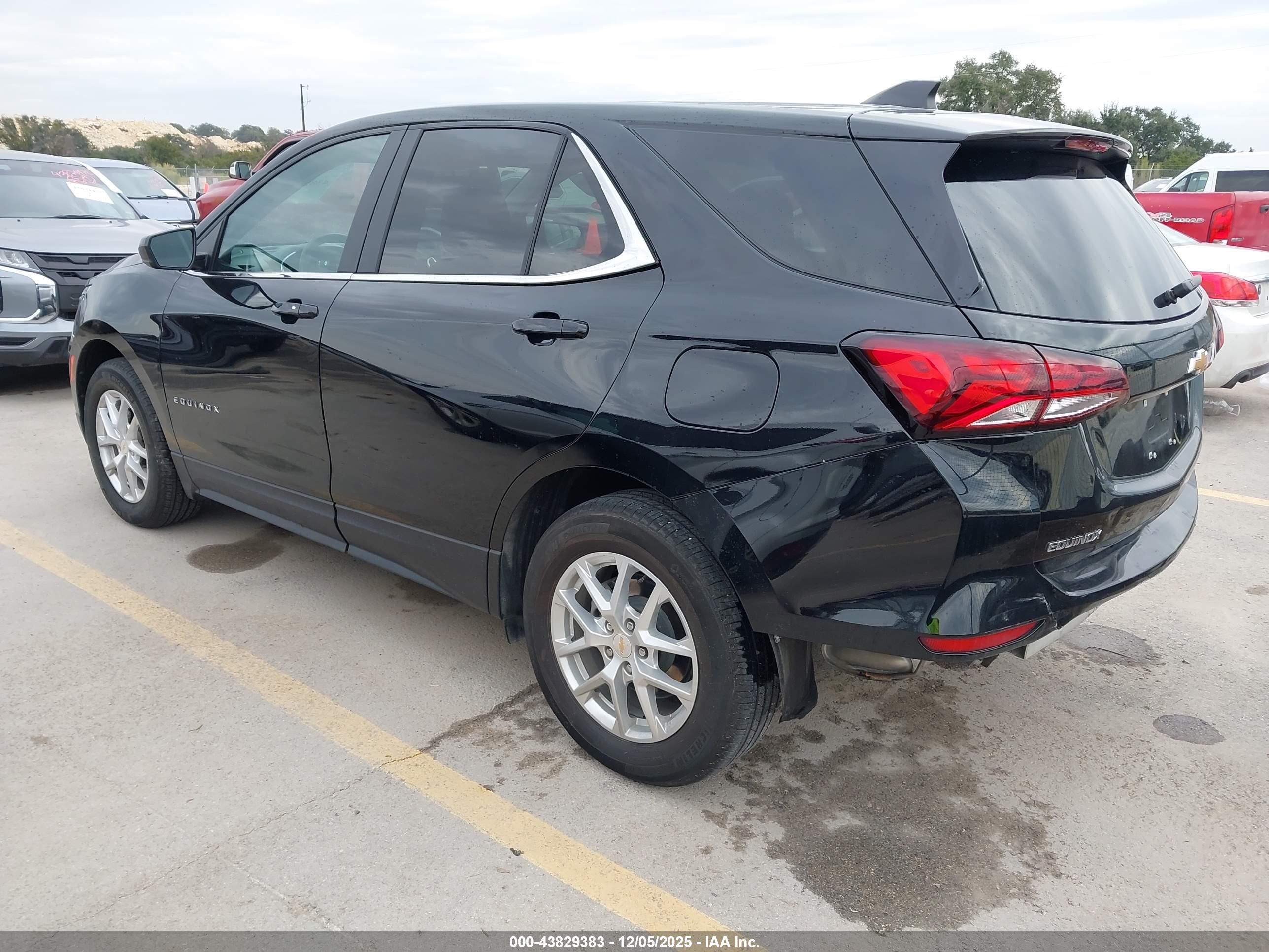 CHEVROLET EQUINOX image 3