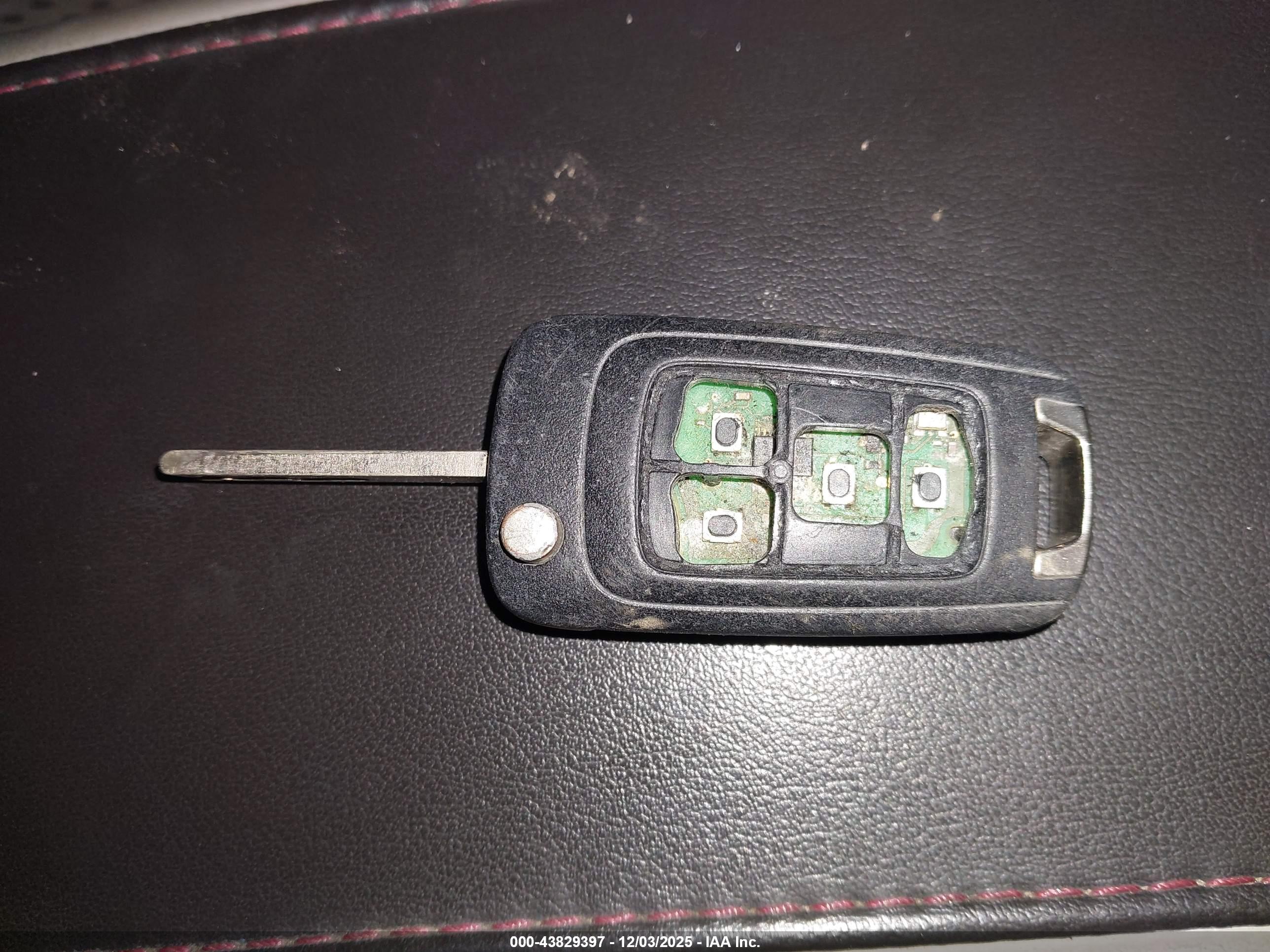 CHEVROLET EQUINOX image 11