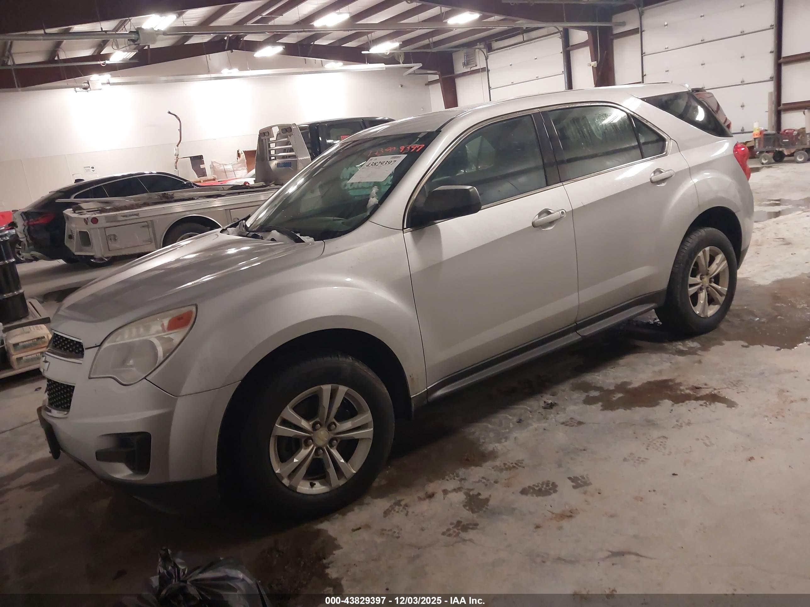 CHEVROLET EQUINOX image 2