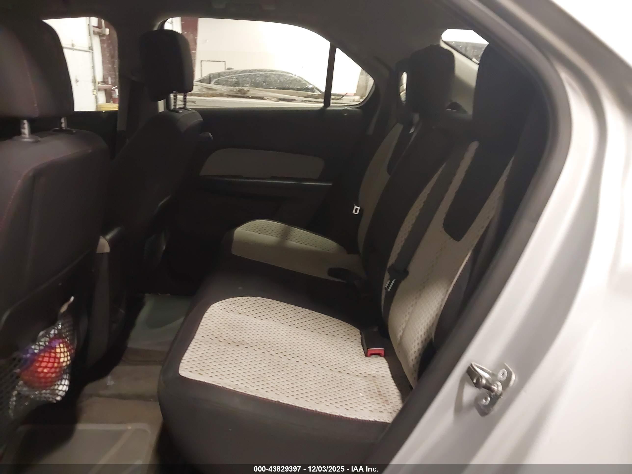 CHEVROLET EQUINOX image 8