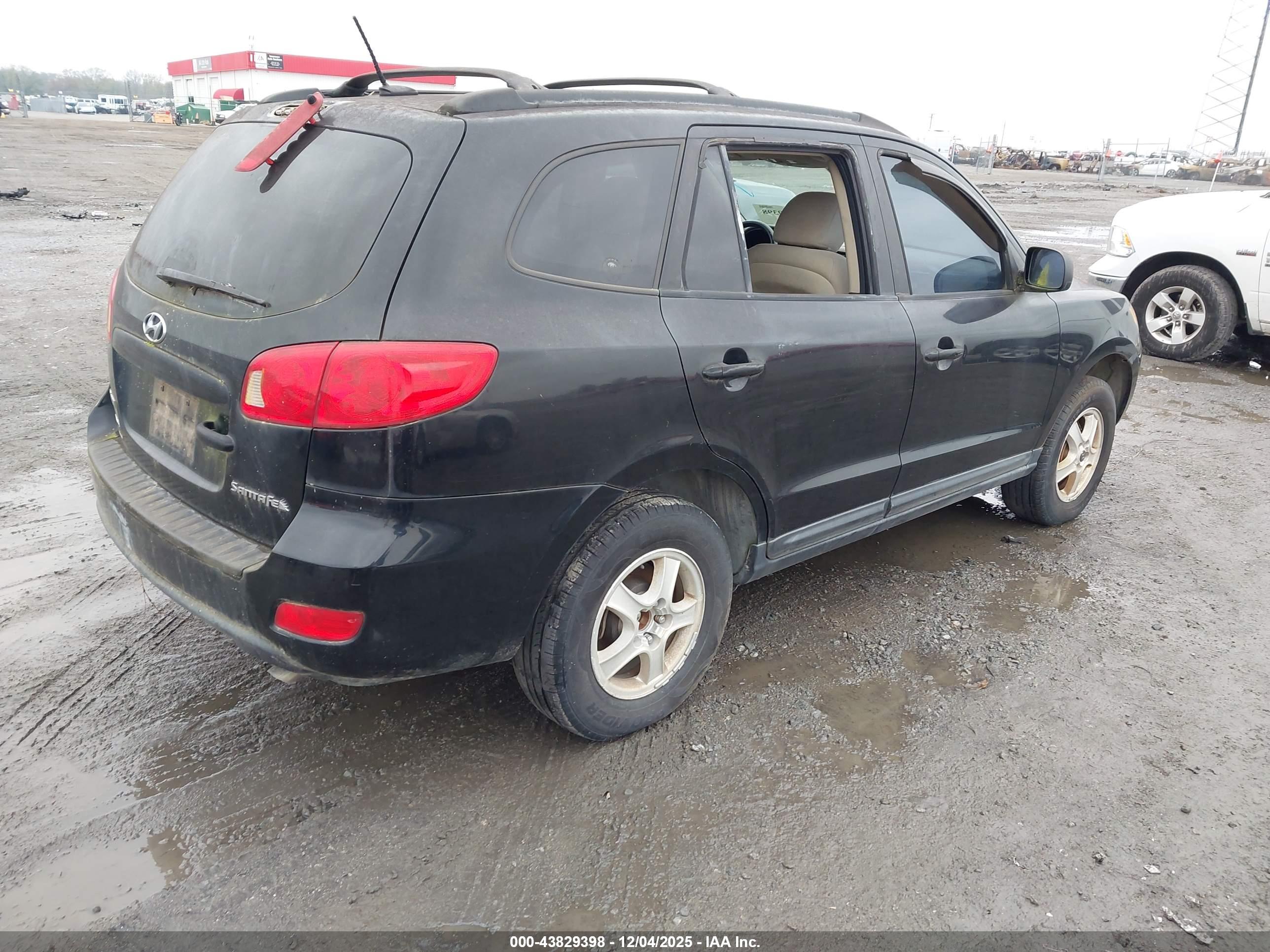 HYUNDAI SANTA image 4