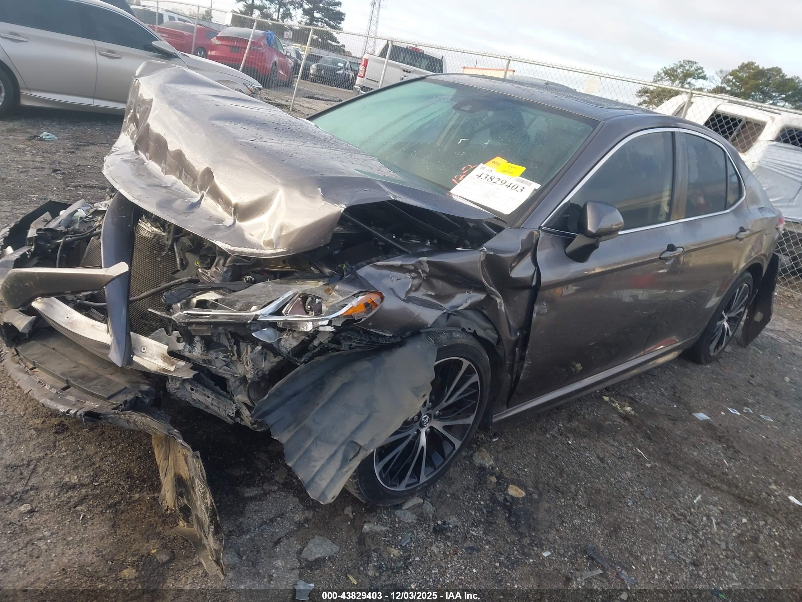TOYOTA CAMRY image 2