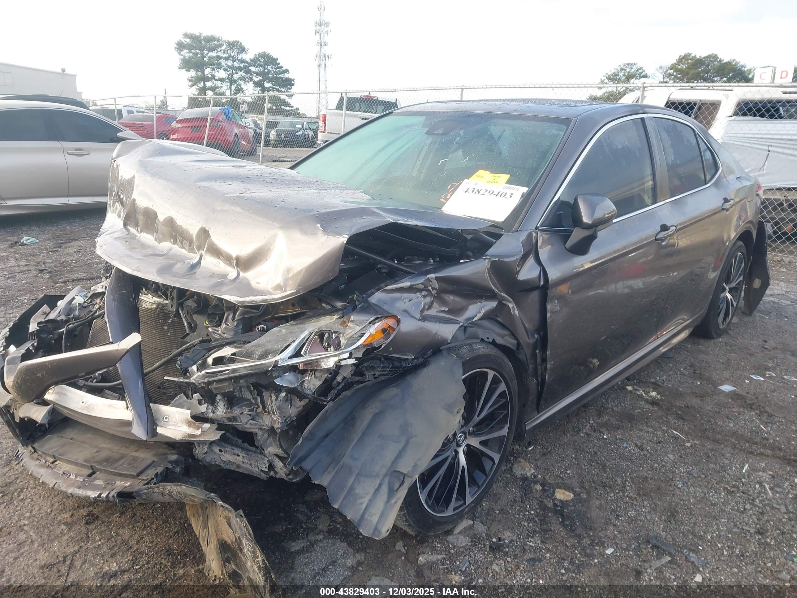 TOYOTA CAMRY image 6