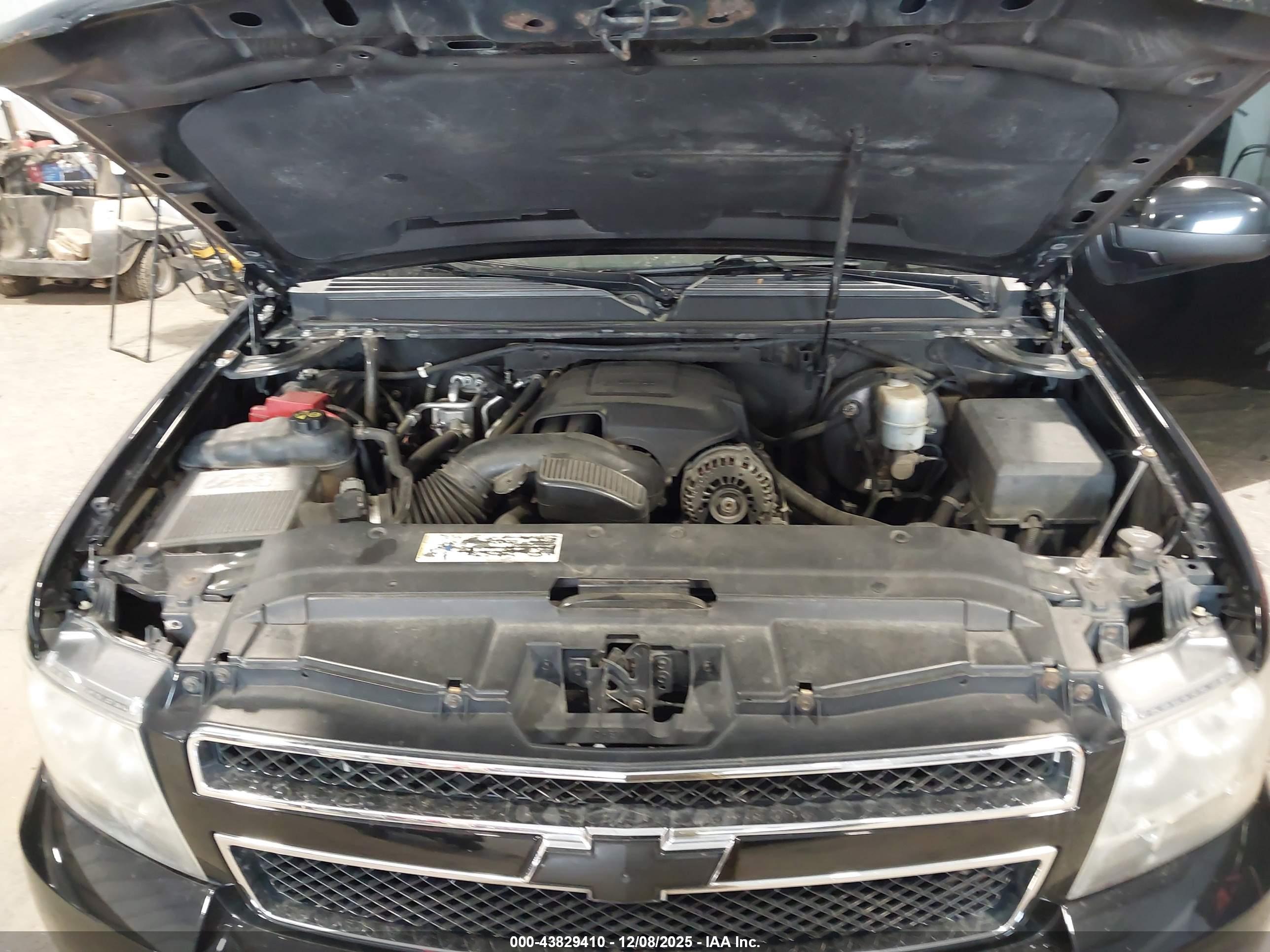 CHEVROLET TAHOE image 10