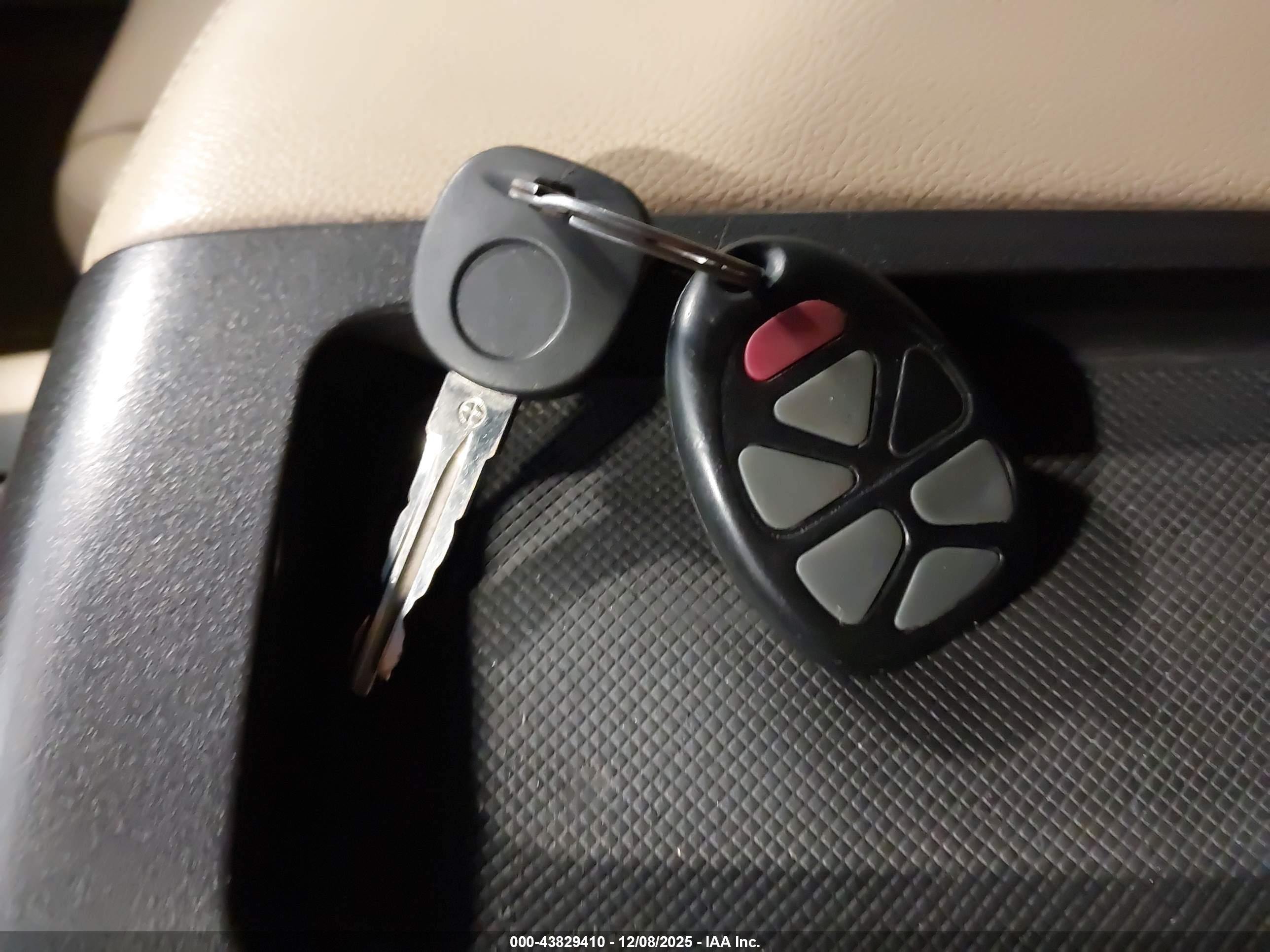 CHEVROLET TAHOE image 11