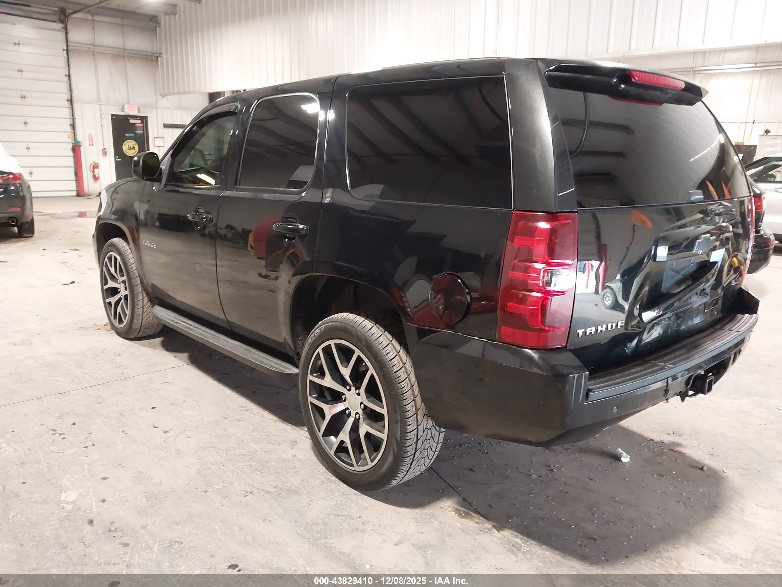 CHEVROLET TAHOE image 3
