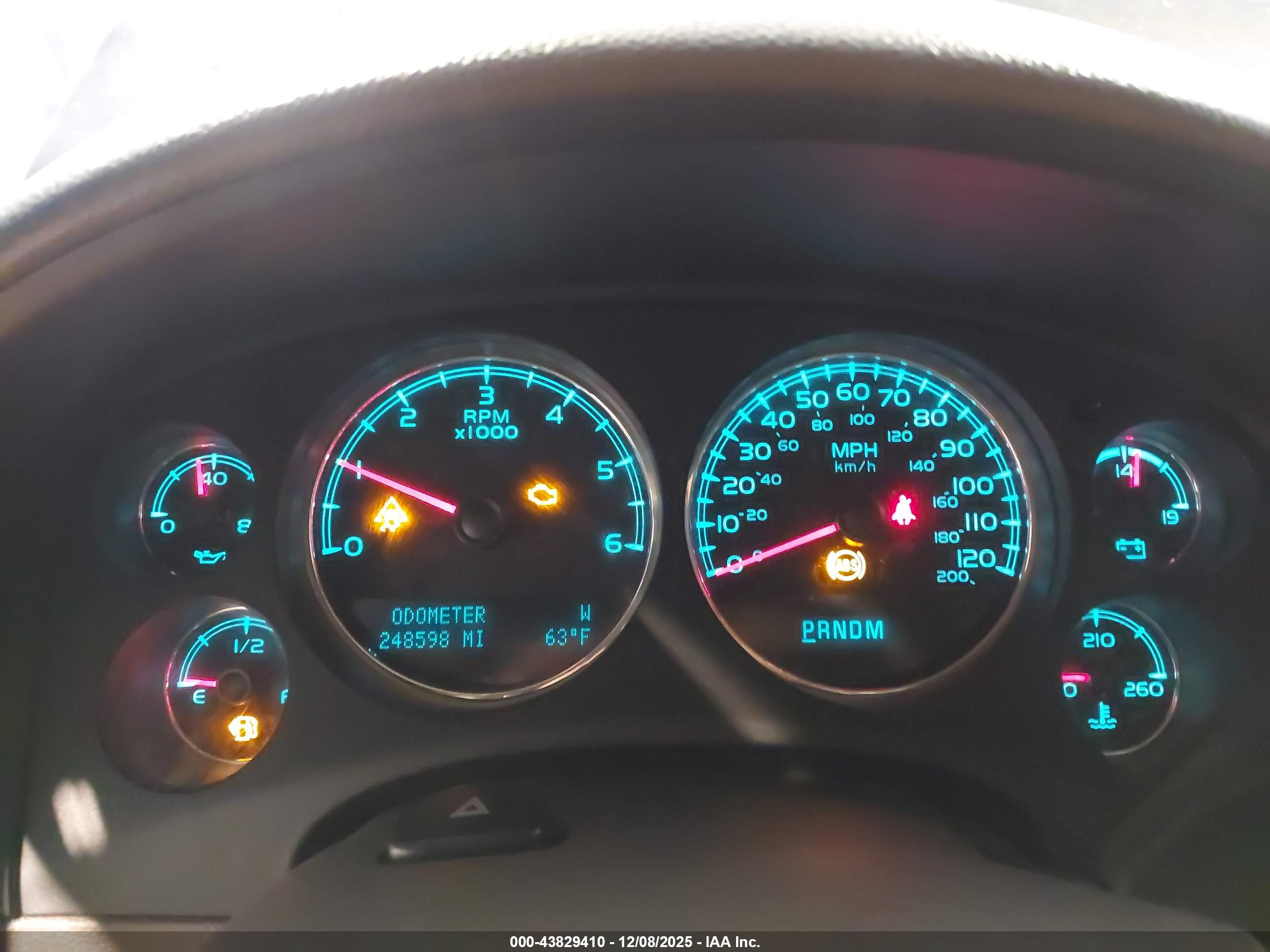 CHEVROLET TAHOE image 7
