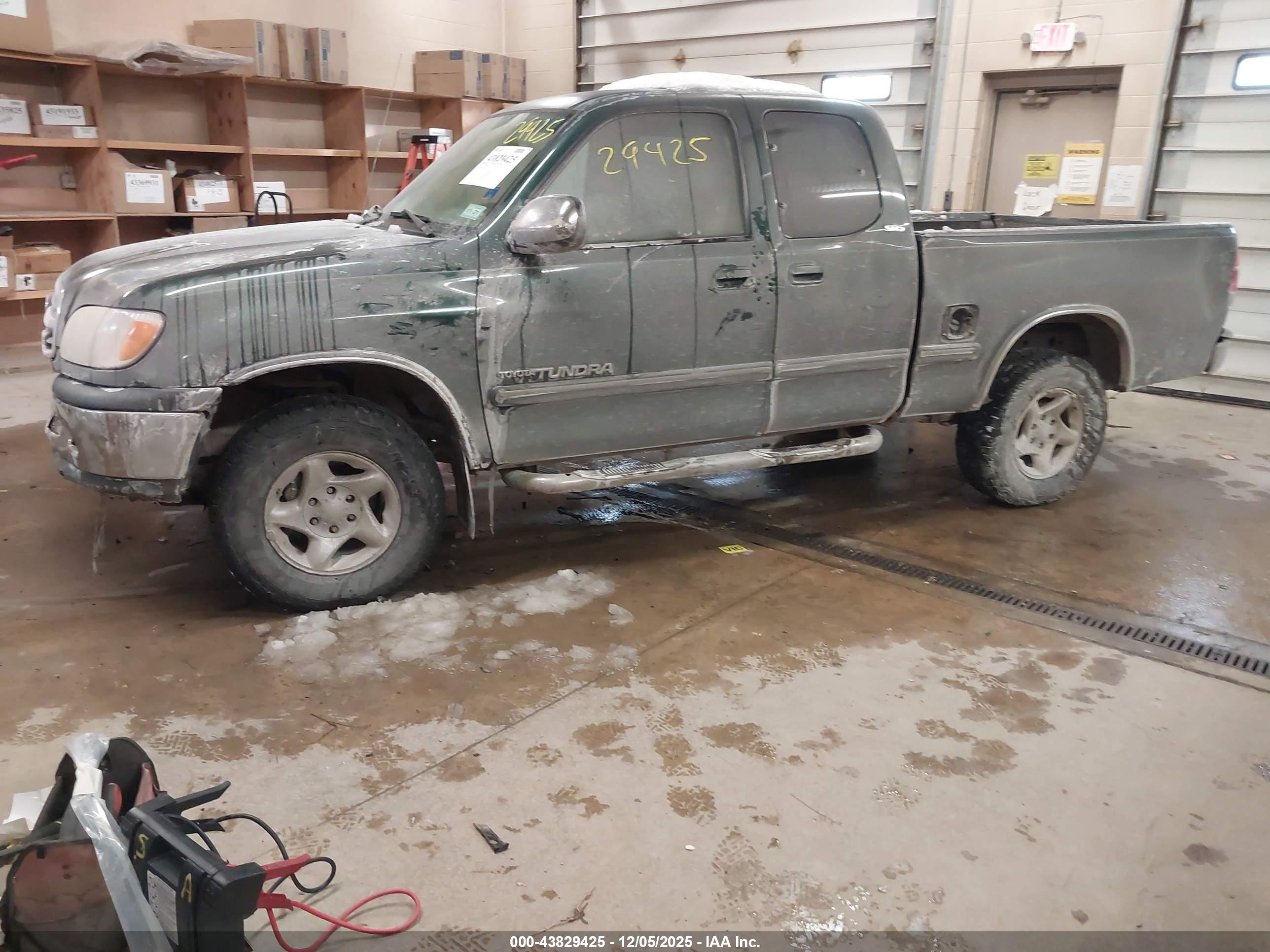 TOYOTA TUNDRA image 2