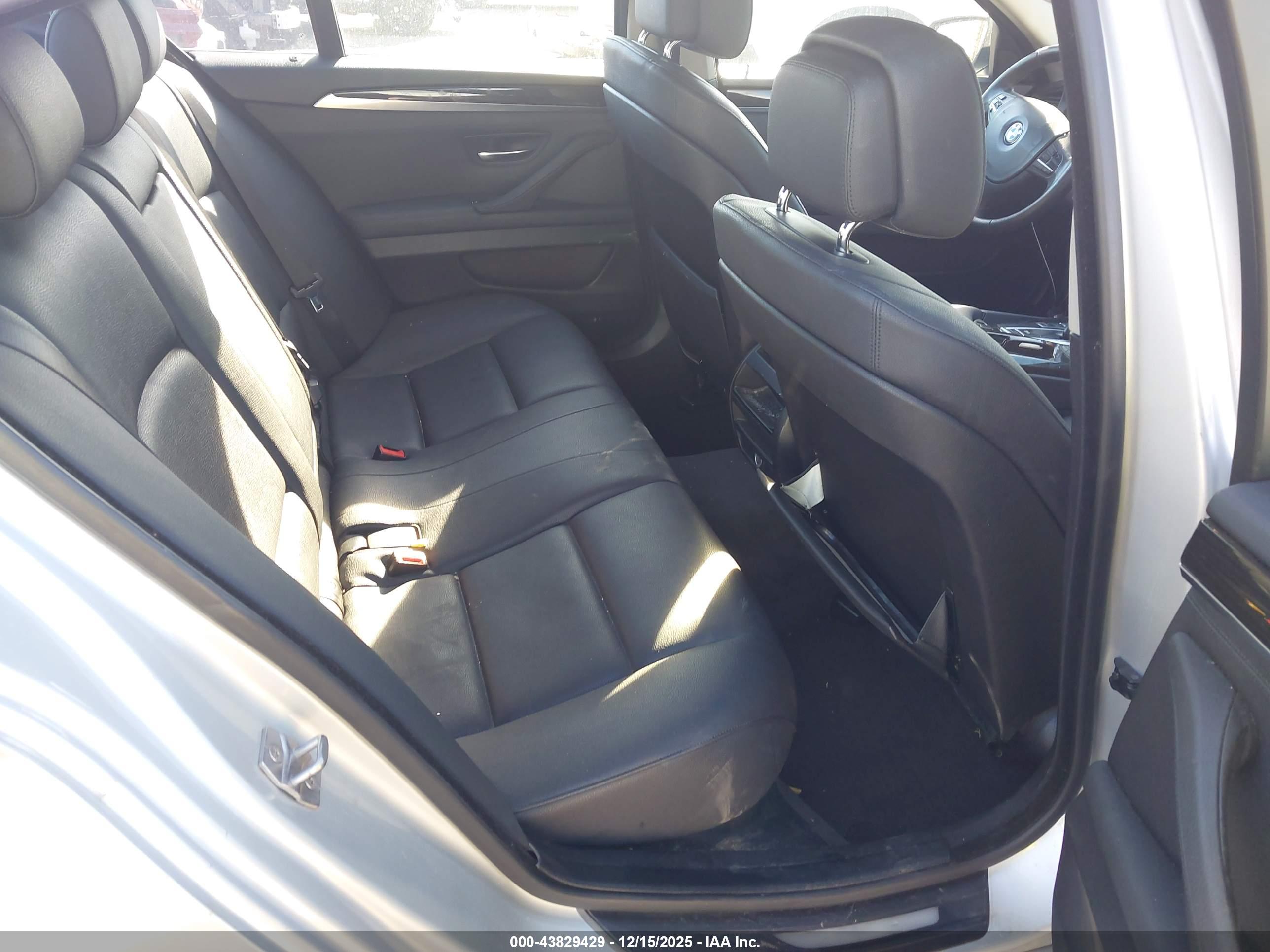 BMW 528I image 8